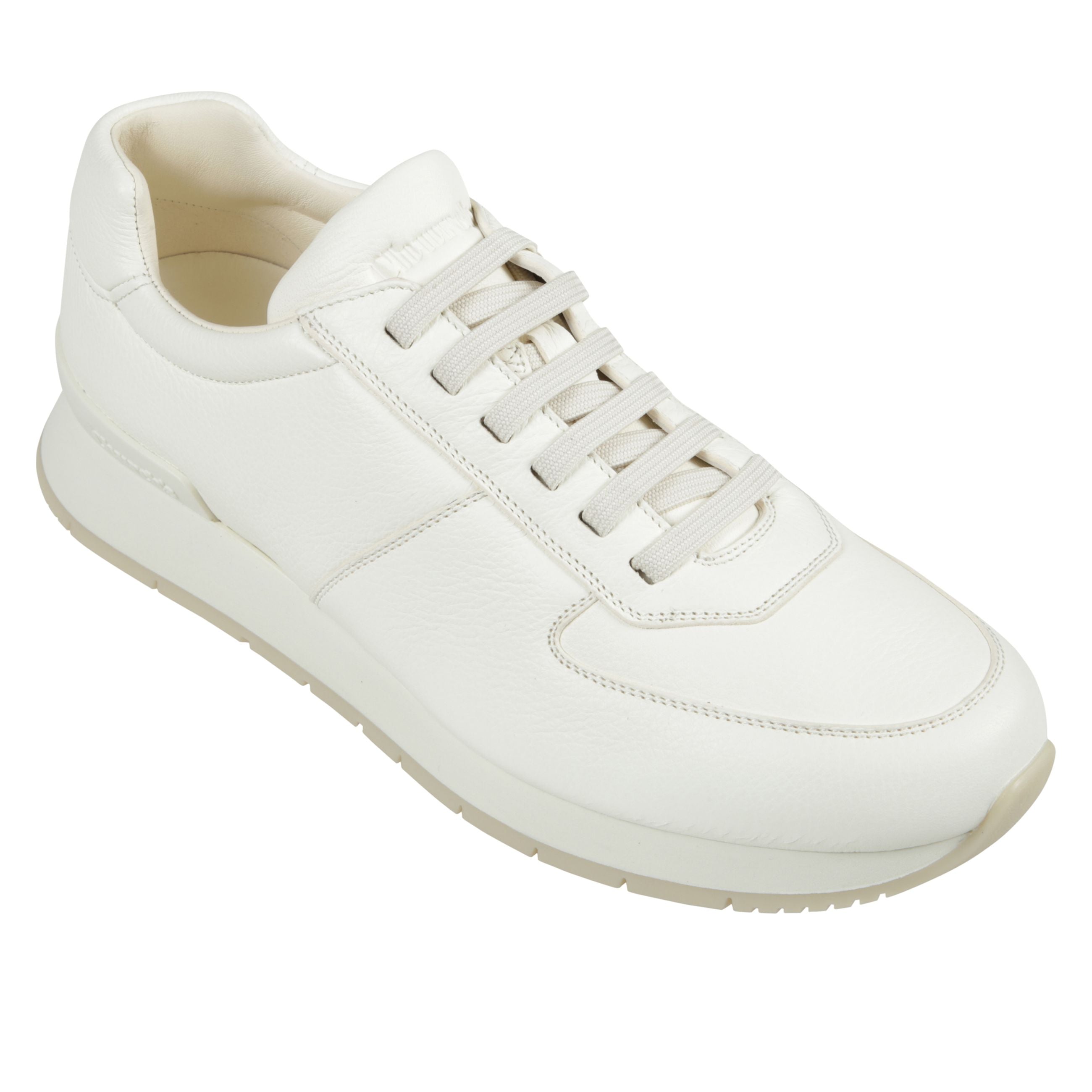 Livingston reinventa il concetto di sneaker slip-on grazie all'allacciatura elasticizzata che agevola la calzata e garantisce il massimo comfort.