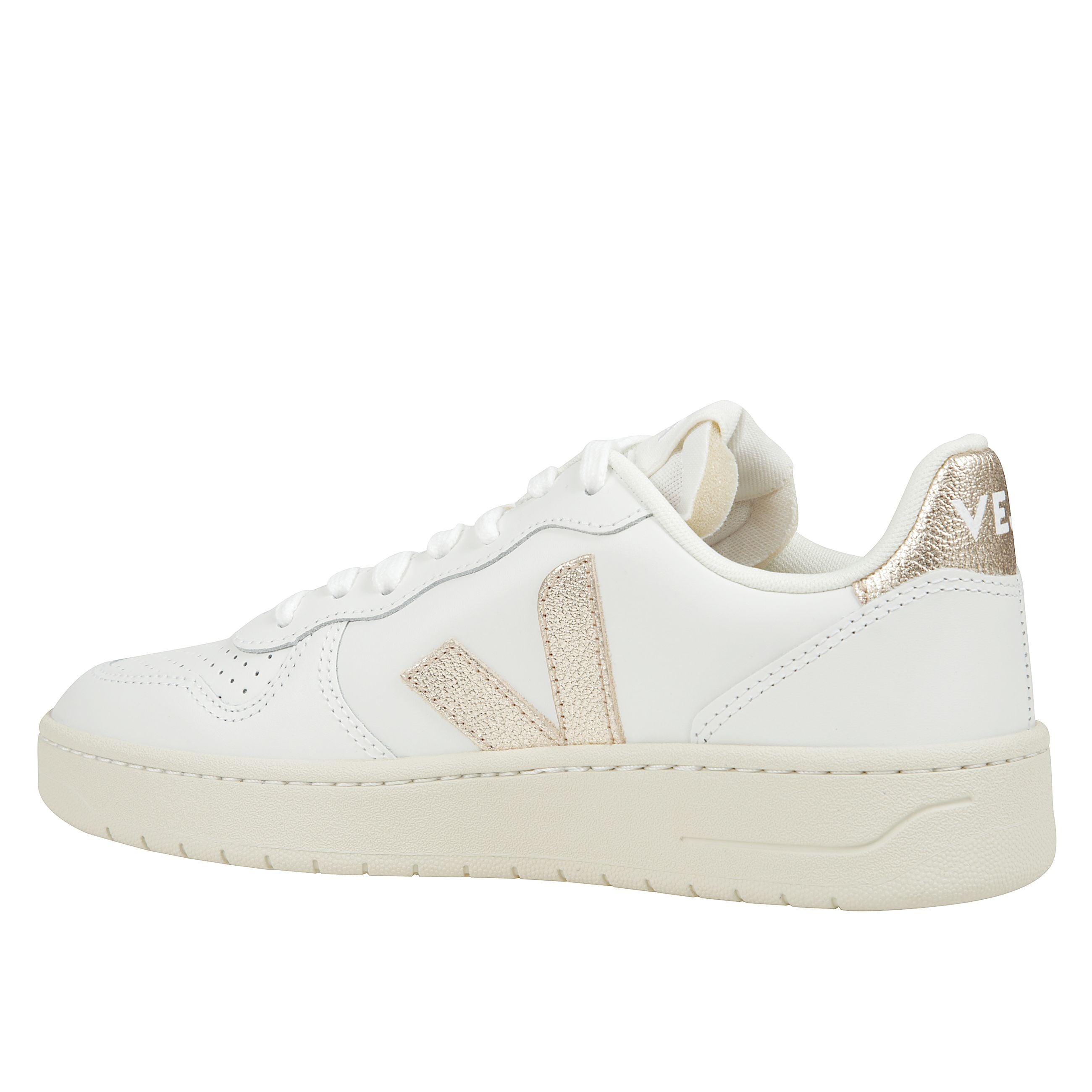 Sneakers veja in pelle bianca con dettagli in pelle laminata platino e logo lettering sul retro. suola in gomma di caucciÃ¹ amazzonico ed eva