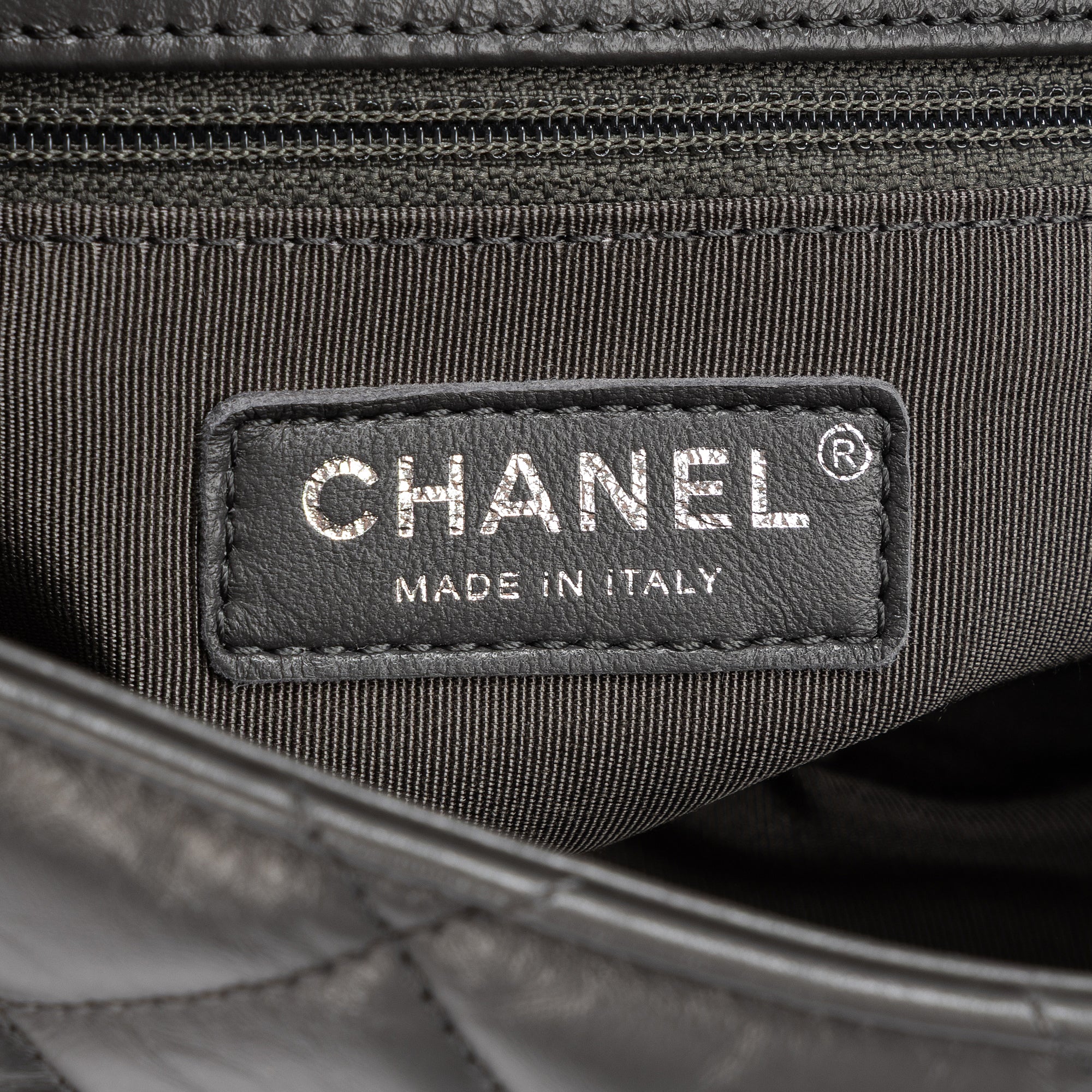 Chain-Around Small Single Flap 