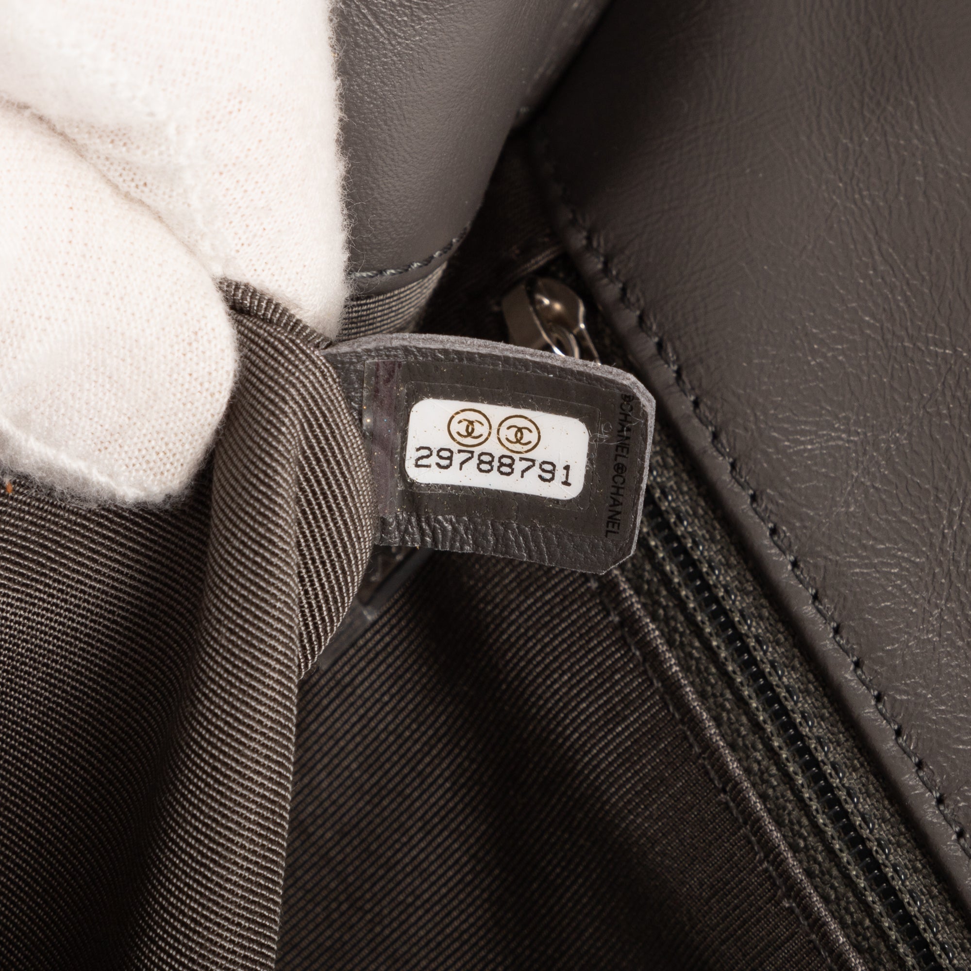 Chain-Around Small Single Flap 