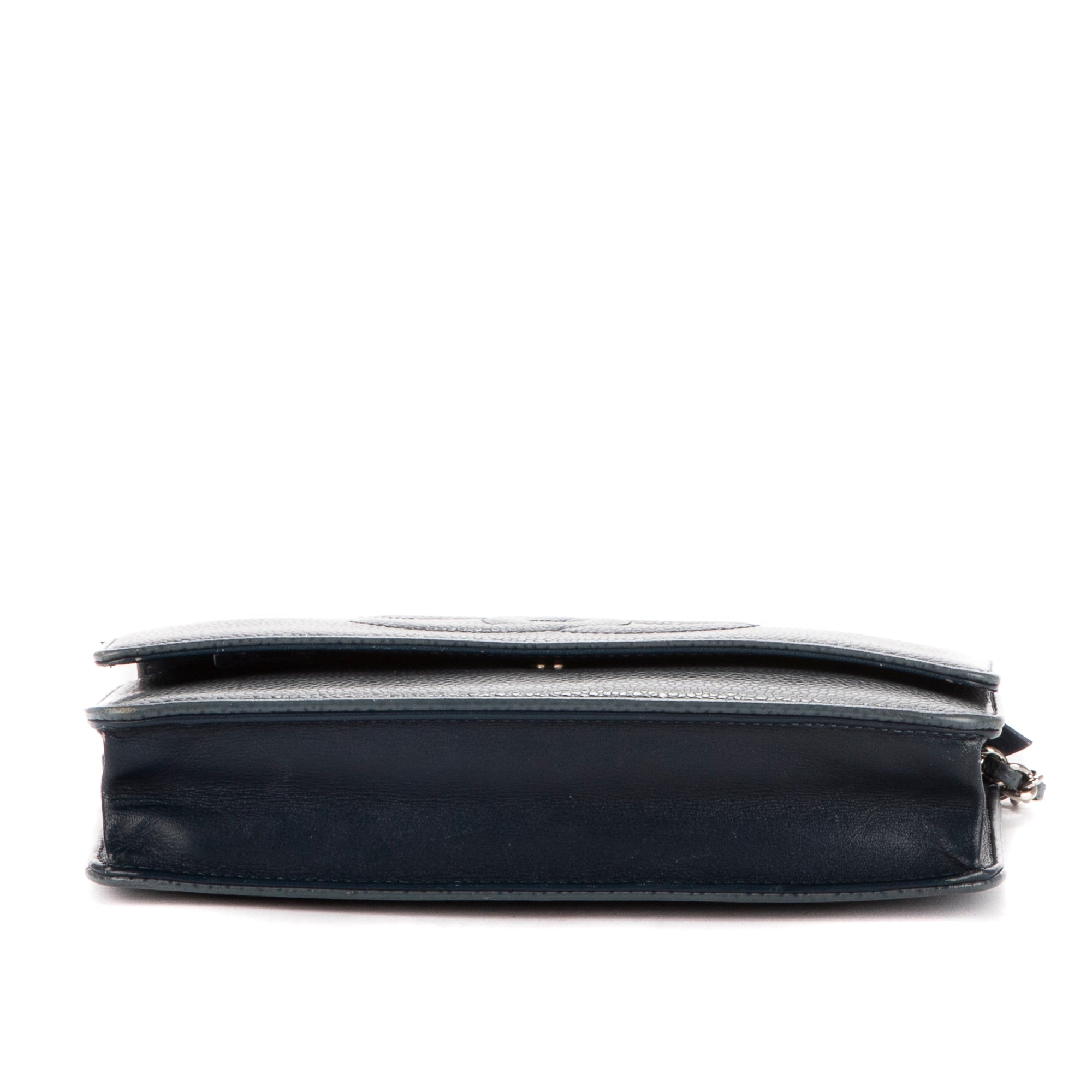 Classic Timeless Wallet on Chain 