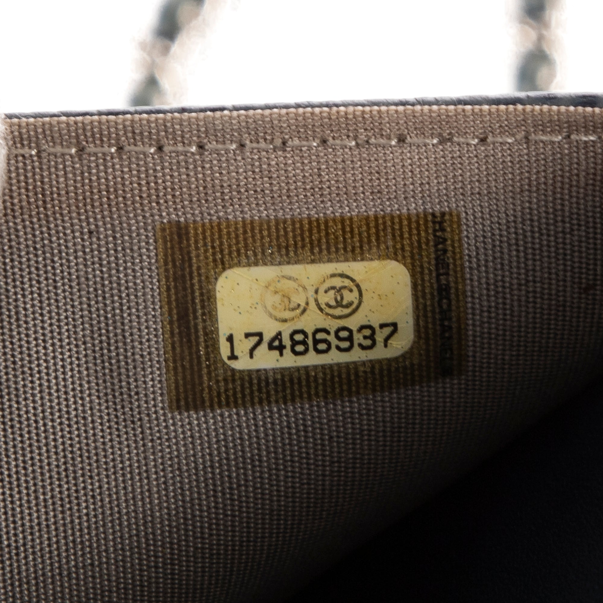 Classic Timeless Wallet on Chain 