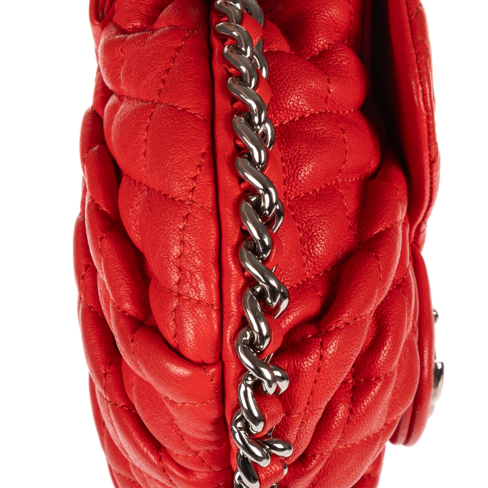 Chain Around Flap Small