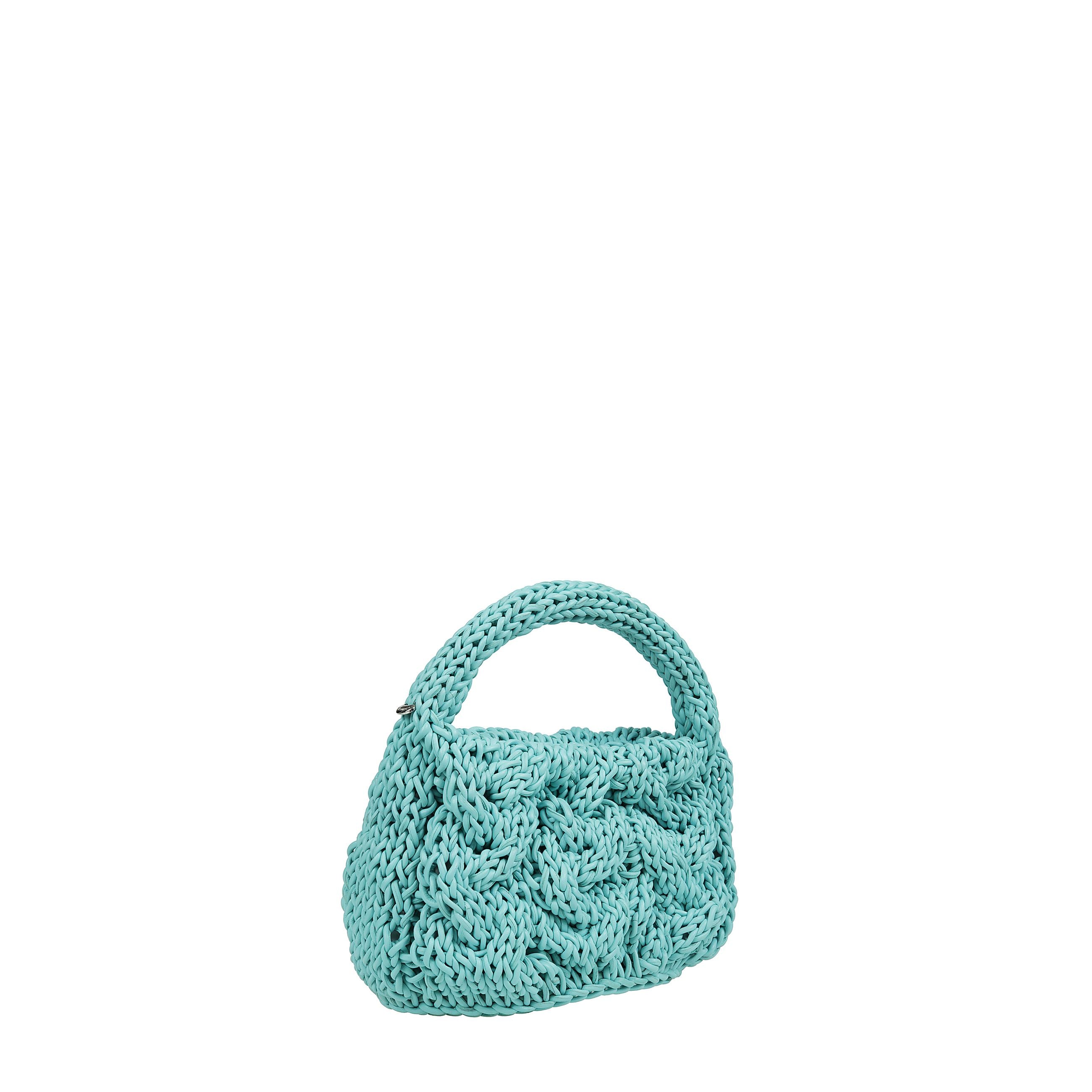 Modello in pelle con lavorazione a trecce realizzata a mano, con logo impresso inciso sul manico sinistro, chiusura magnetica, base in pelle con logo , modello senza fodera. puÃ² essere portata a mano.