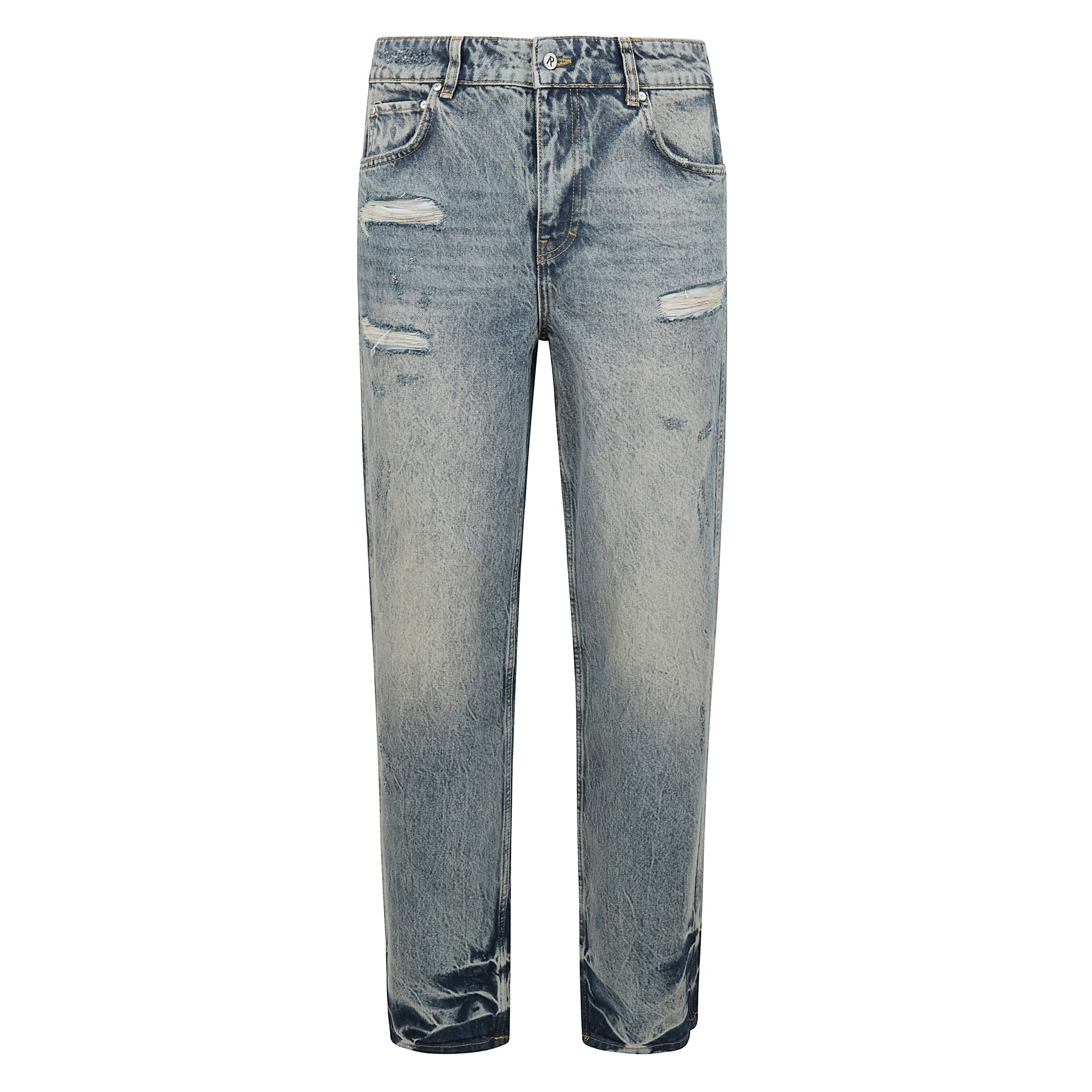 Presentazione della r3 distressed baggy denim in crema blu. realizzato con un morbido tessuto denim mano, questi jeans hanno una vestibilitÃ  rilassata in tutta la gamba. presentano un lavaggio crema blu con strappi in tutta la gamba. la tasca posteriore 