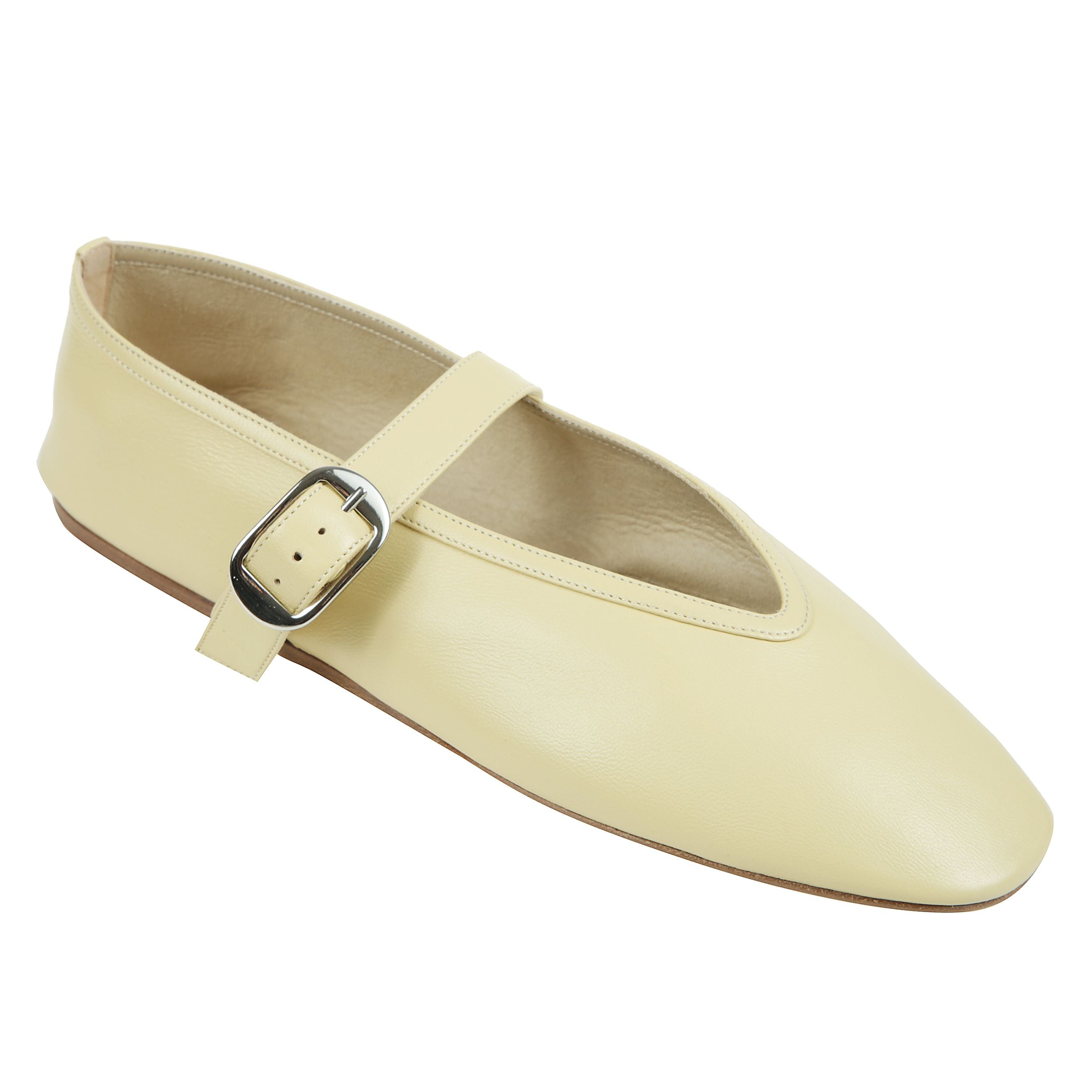 Le ballerine stella in pelle di le monde beryl sono un perfetto equilibrio tra eleganza e comfort. la suola piatta garantisce una camminata comoda, mentre la punta smussata conferisce un design raffinato e delicato. la chiusura superiore con cinturino reg