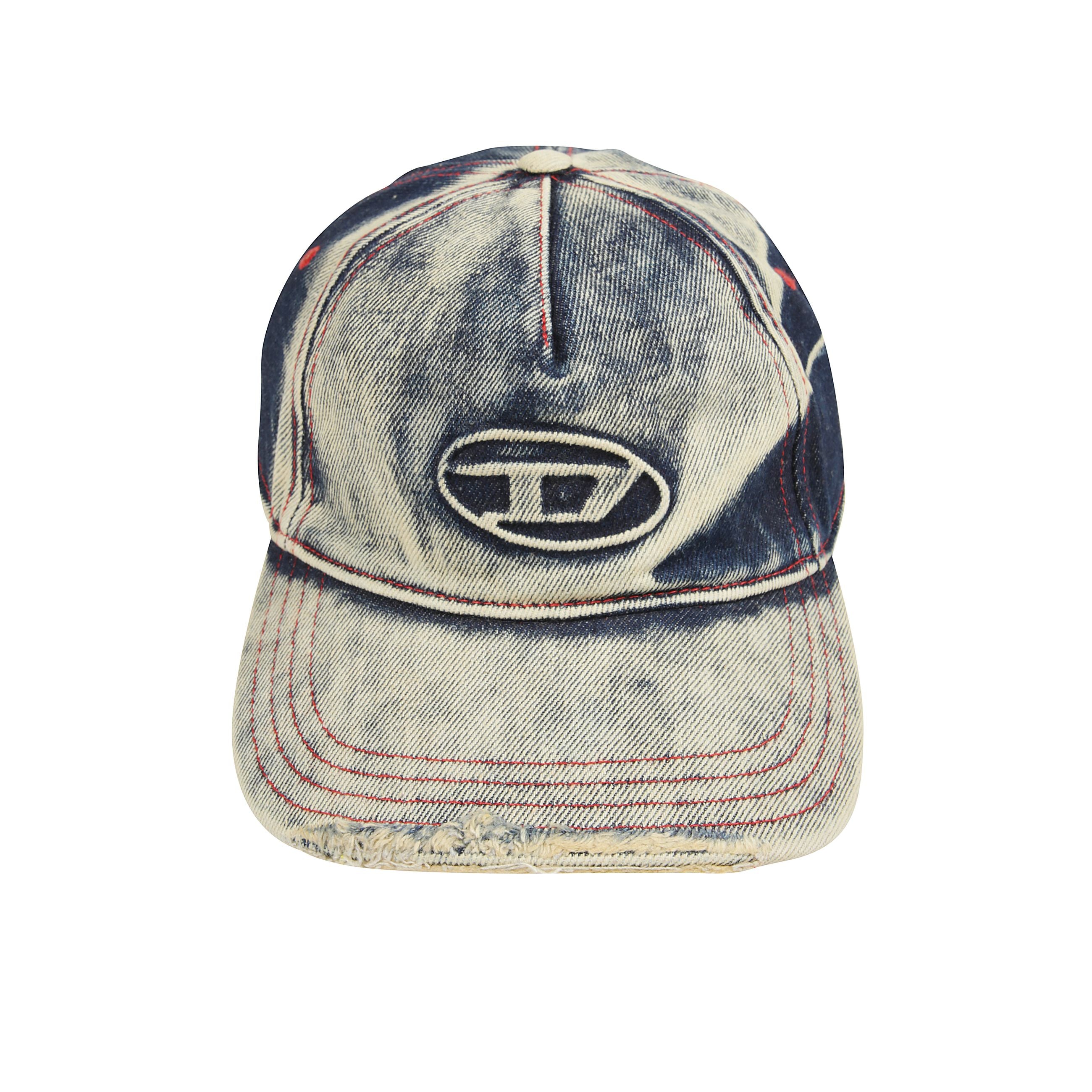 Cappello in denim diesel. struttura con visiera curva, chiusura regolabile. cuciture e dettagli in rosso a contrasto e logo del brand sul davanti.