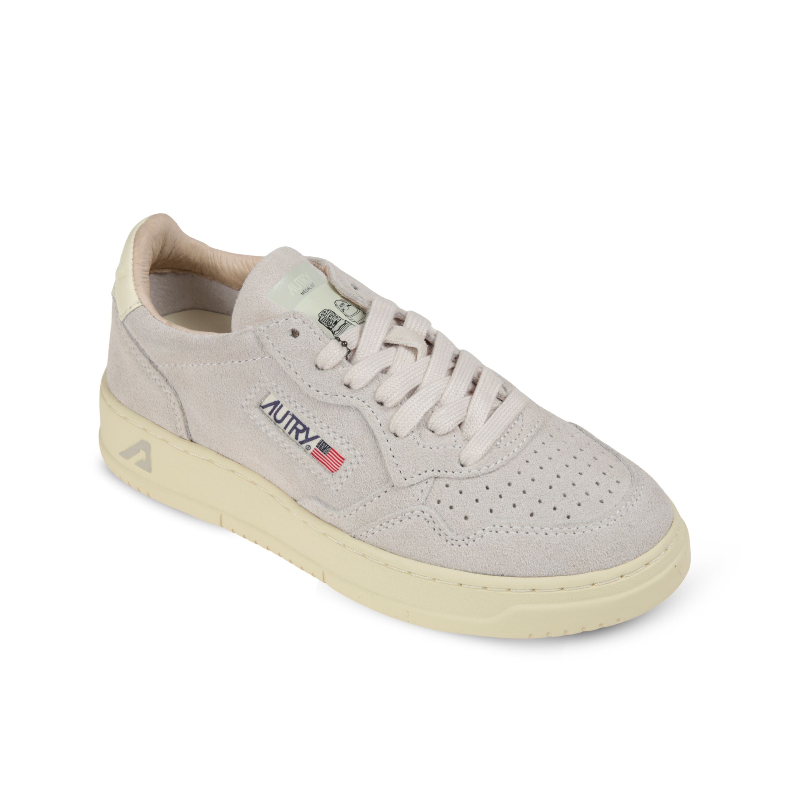 Sneakers autry medalist low. corpo in suede con microfori sul davanti. talloncino in pelle.