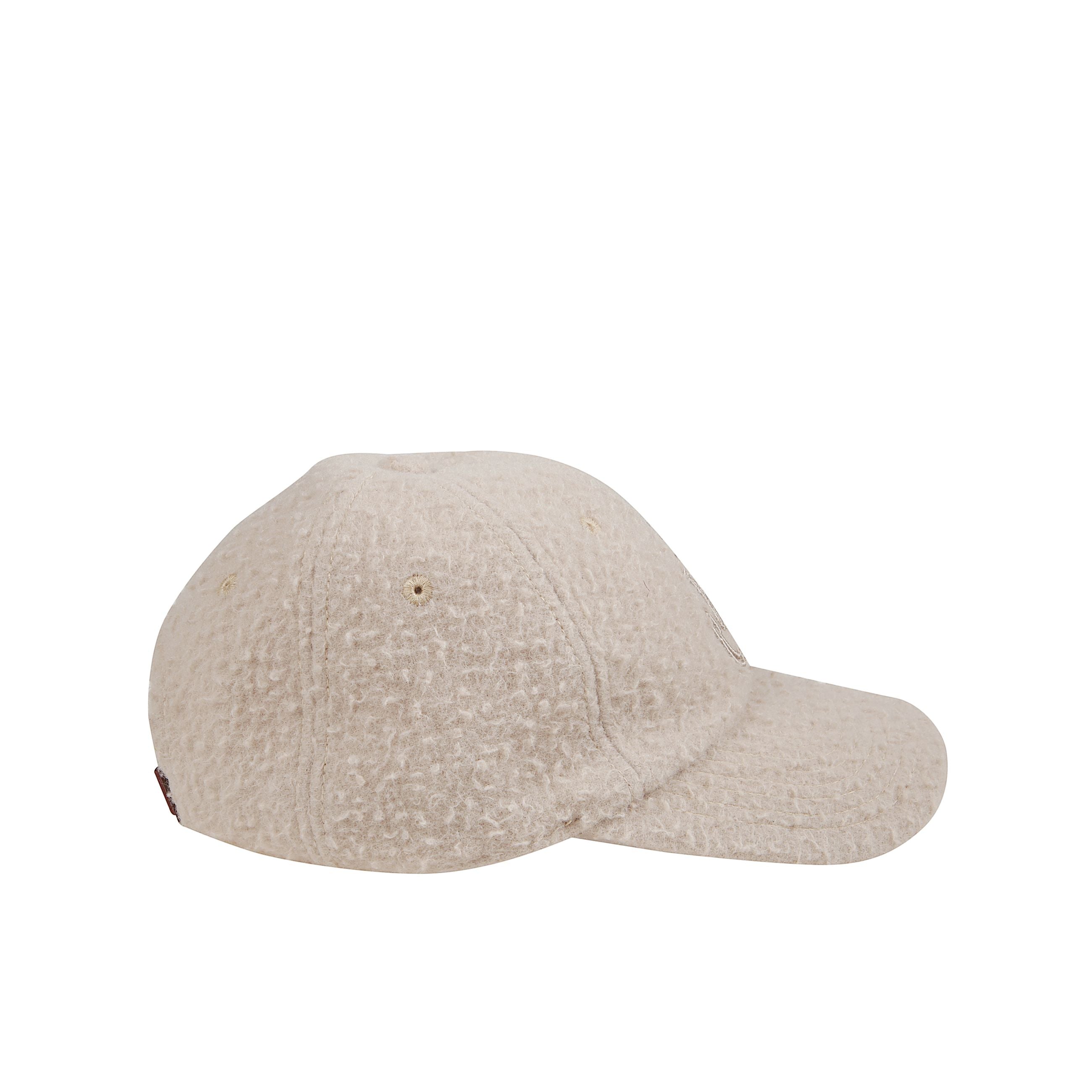 Cappellino da baseball strutturato realizzato in cotone. logo jw anderson ricamato sul davanti. chiusura regolabile sul retro con accessori a marchio e cinturino interno con branding.