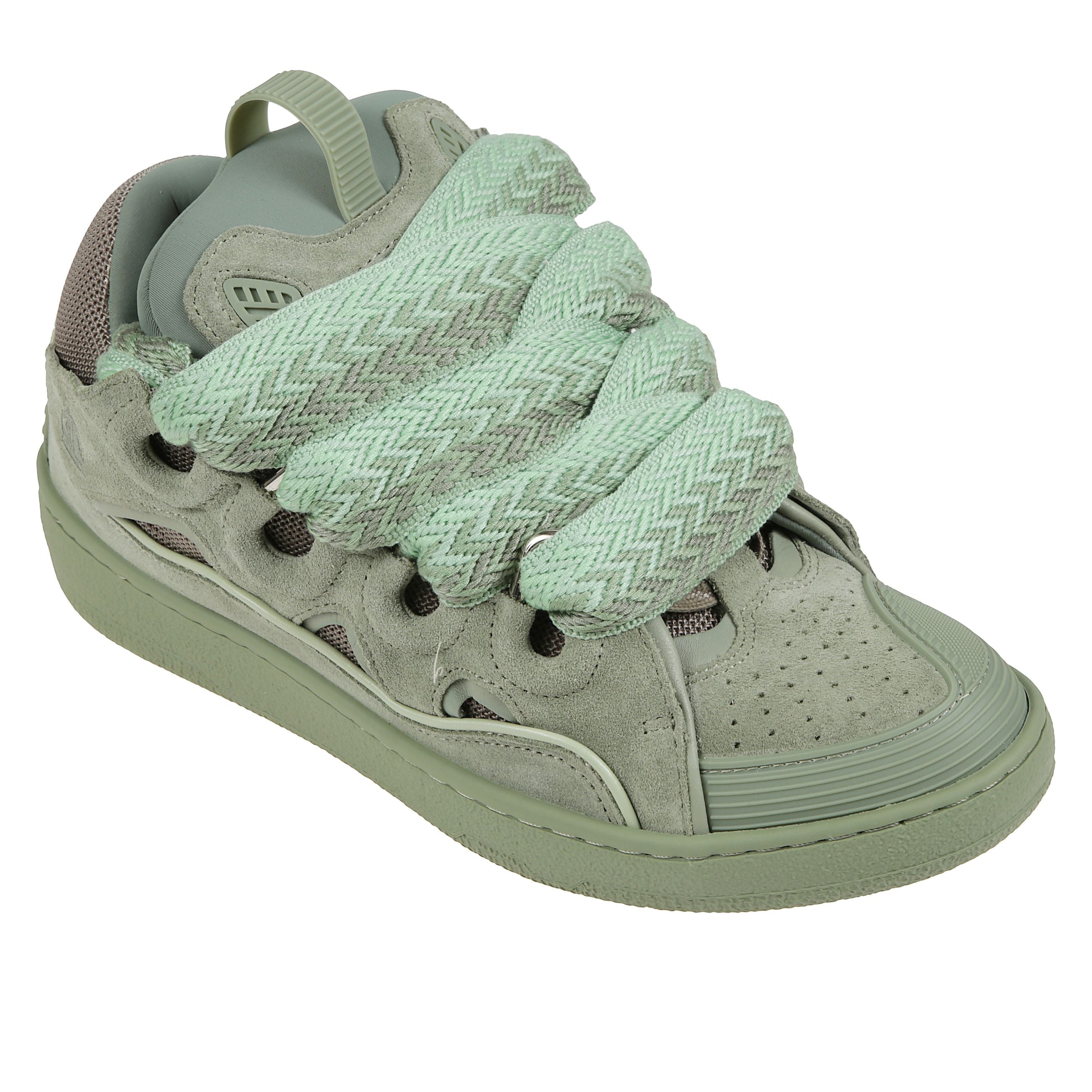 La sneaker curb ispirata agli anni '90 presenta un design assertivo e una silhouette esagerata. realizzata in pelle di vitello nappa, camoscio e mesh, questo design elaborato offre il massimo comfort grazie alla sua forma arrotondata, linguetta imbottita 