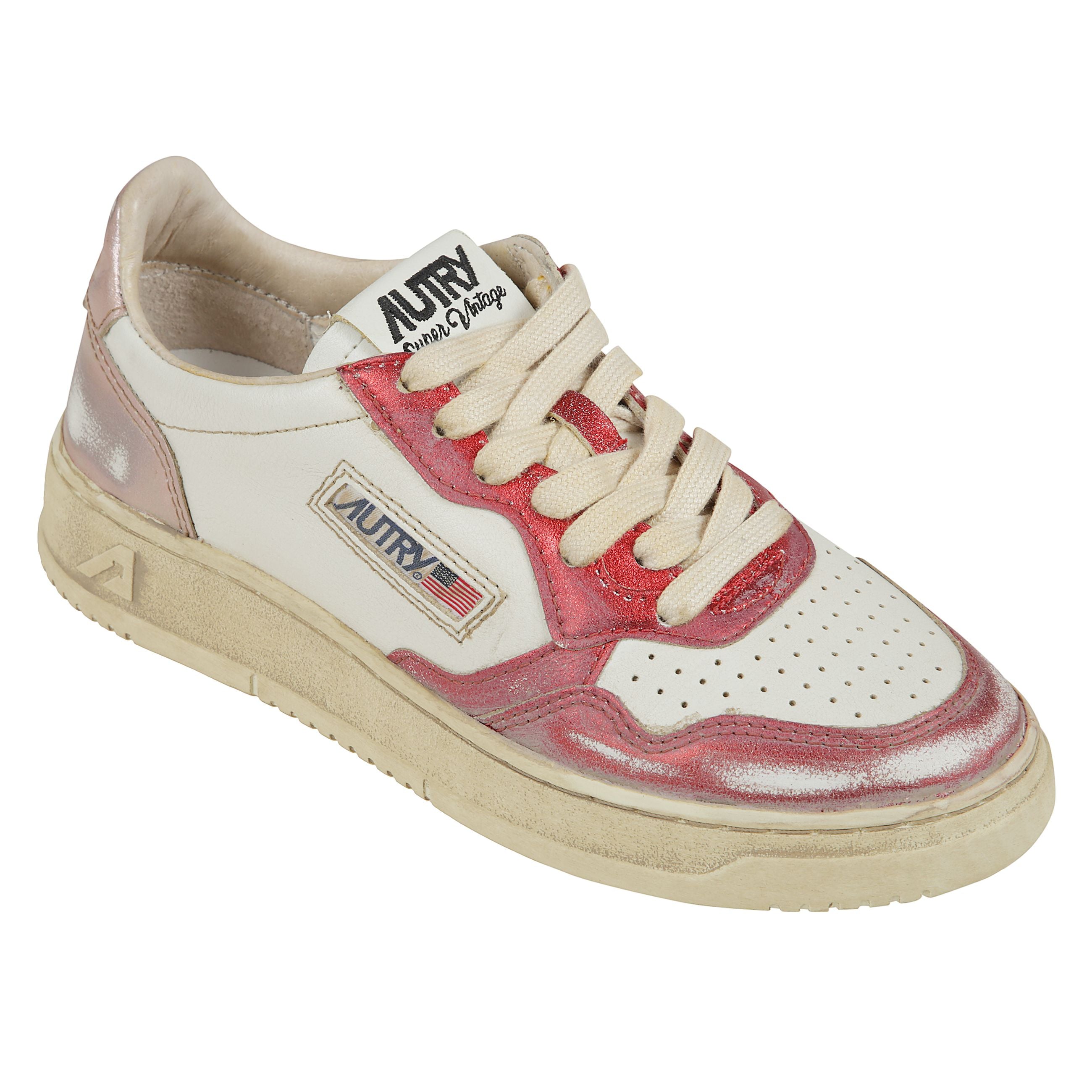 La sneakers medalist super vintage Ã¨ realizzata in pelle morbida dal look vissuto che combina pelle bianca e tonalitÃ  rosso e rosa metallizzati. l'inserto laterale cattura l'attenzione sul caratteristico logo autry. il trattamento esclusivo utilizzato p