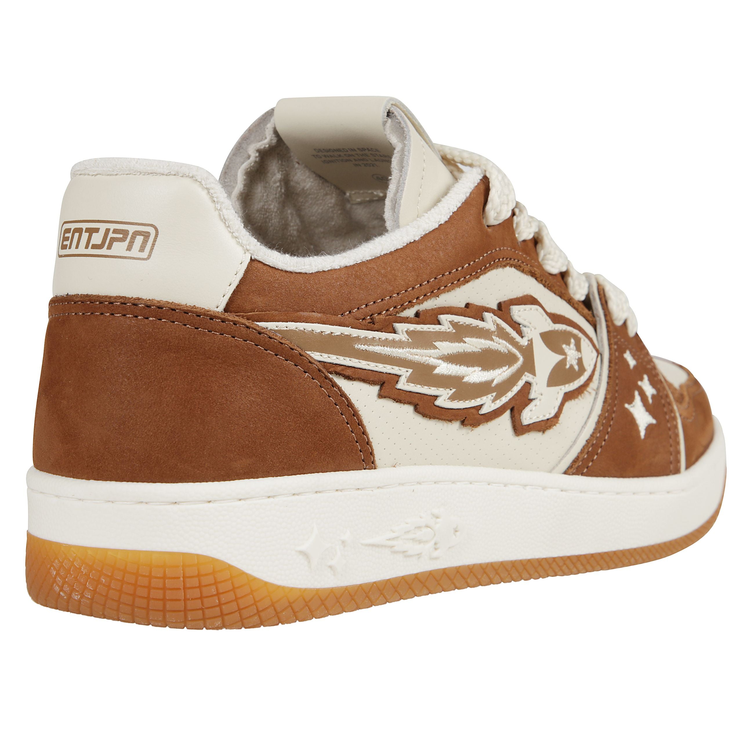 Sneakers con logo ricamato.