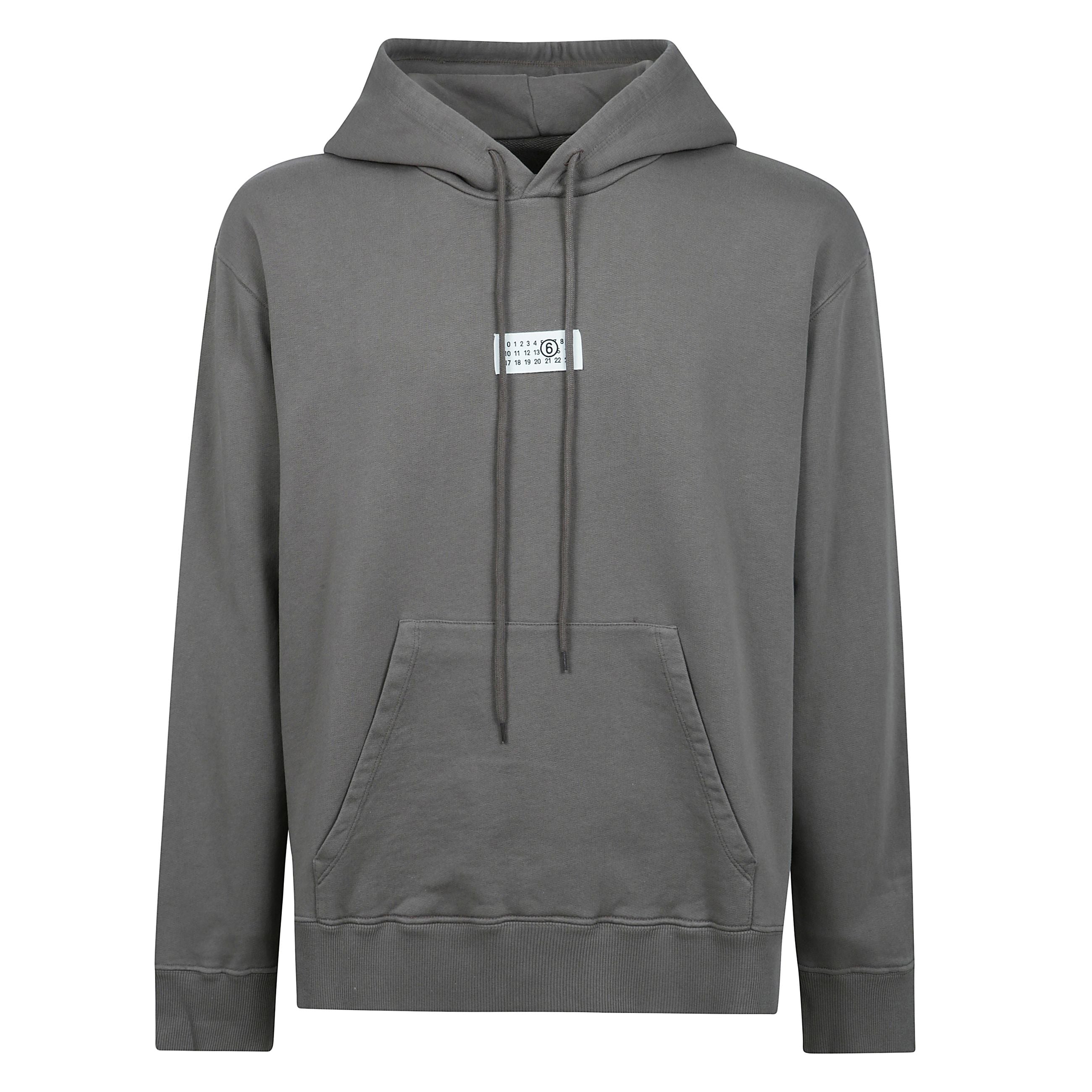 Felpa con cappuccio e maniche lunghe in cotone con caratteristiche logo a numeri e tasca frontale a marsupio.