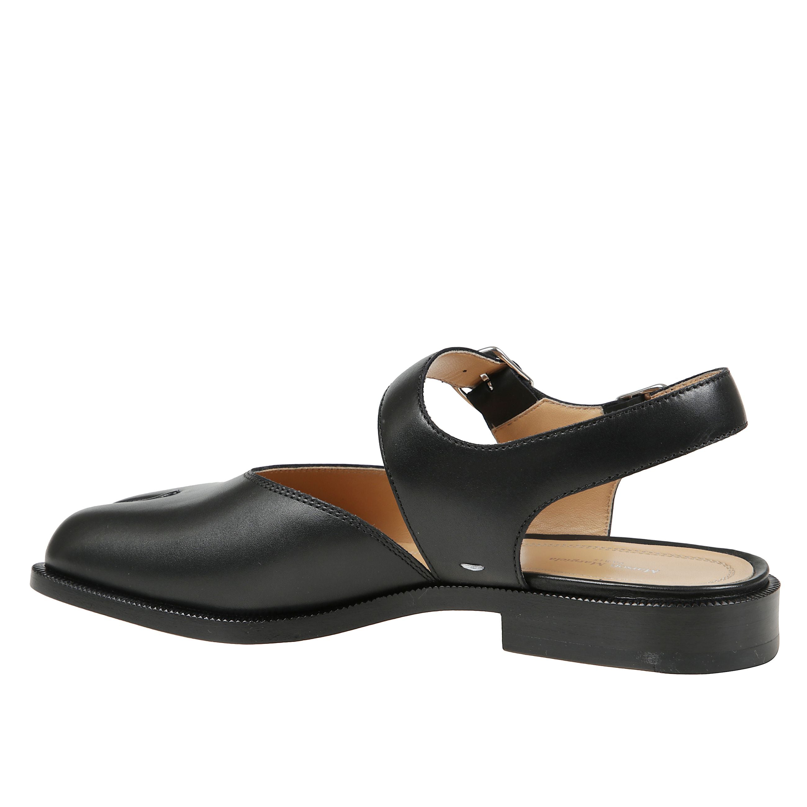 Sandali tabi in pelle, cinturino alla caviglia con fibbia e suola in cuoio