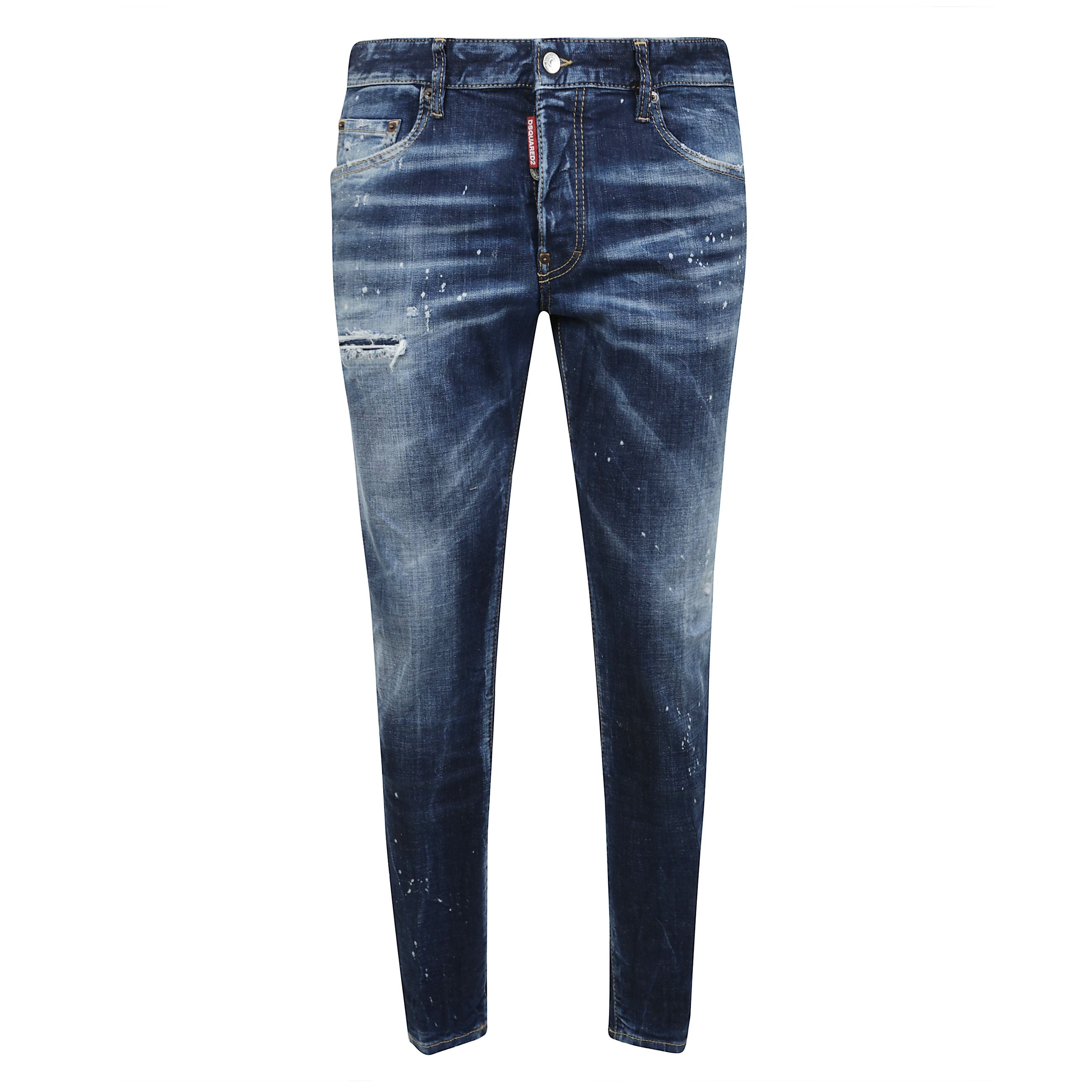 Jeans dalla vestibilitÃ  slim con trattamento used e schizzi di colore dalla personalitÃ  decisa. perfetto da abbinare a una t-shirt o a una felpa, il modello Ã¨ il classico casual reinterpretato con lâattitudine audace dsquared2.