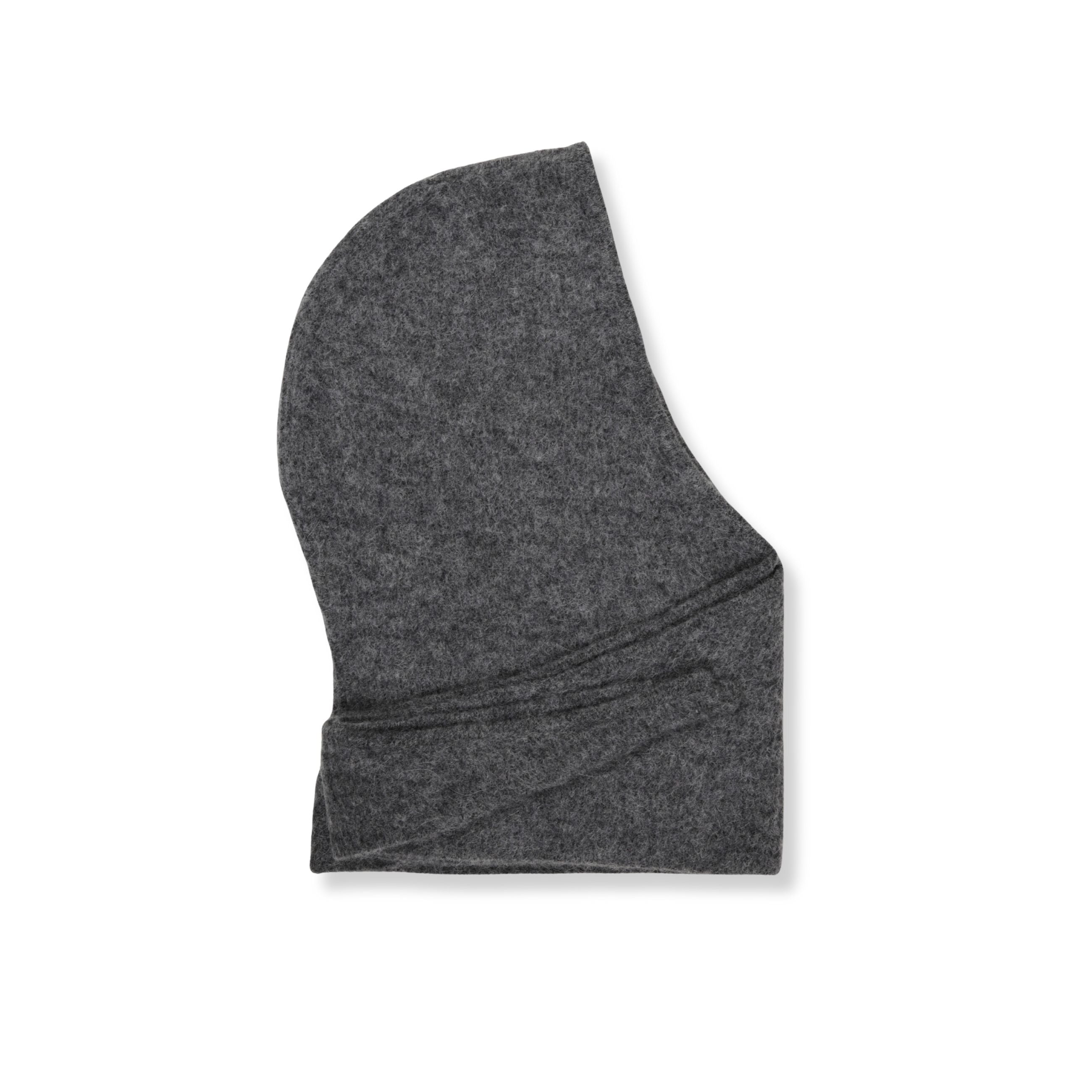 Balaclava in lana ganni. tessuto caldo e avvolgente. chiusura annodata con estensione a sciarpa.