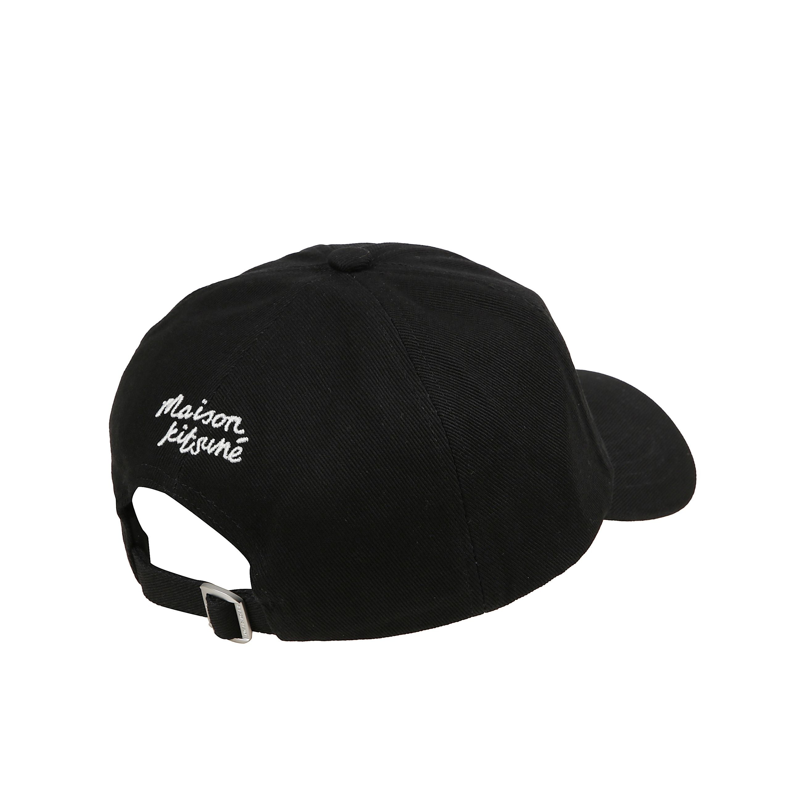 Berretto in tela a 6p con grande toppa fox head ricamato.