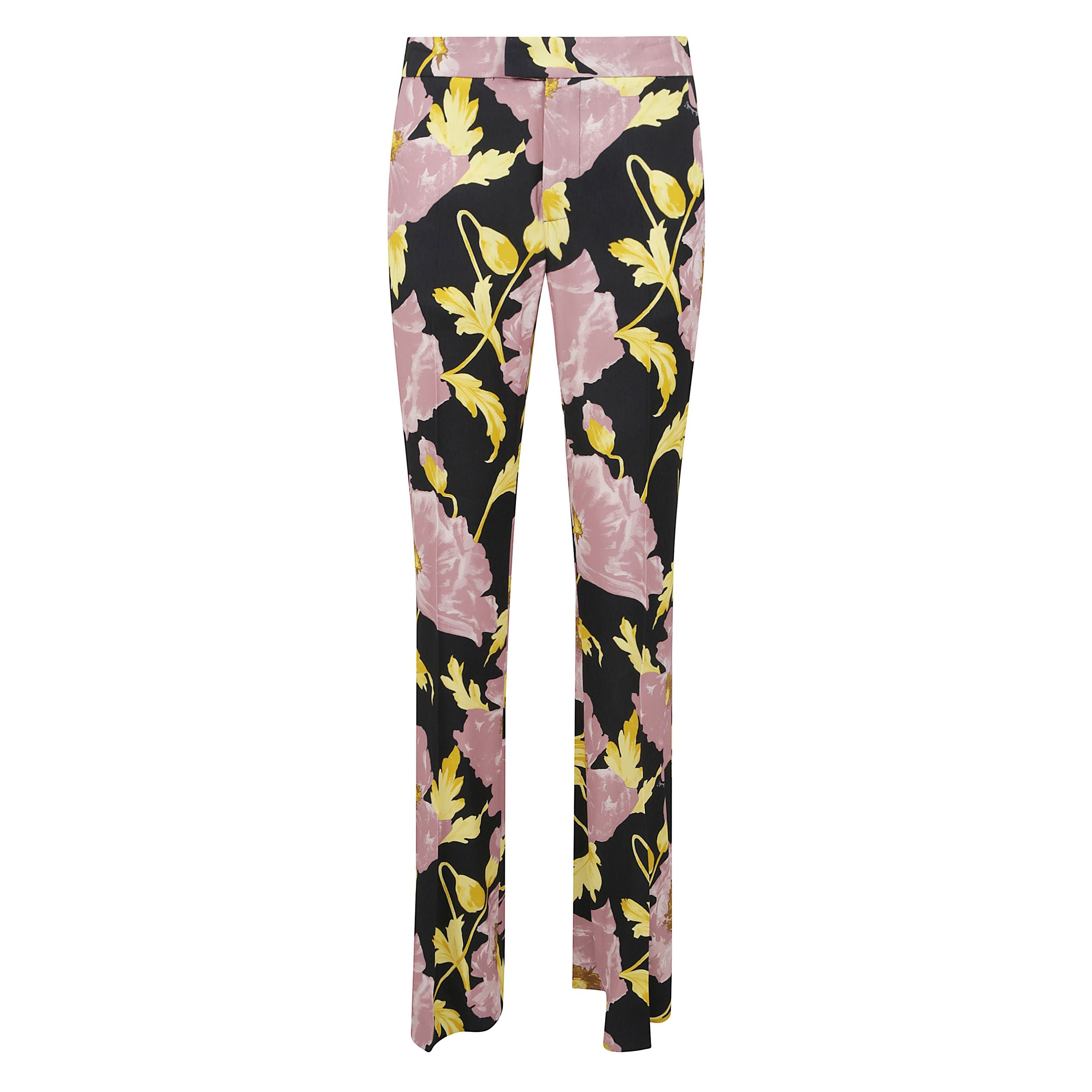 Capo a zampa di elefante con vita media Ã¨ in grado di slanciare le gambe di tutte, ed Ã¨ declinato nel nuovo ed elegante raso sablÃ© con splendida fantasia sylph.