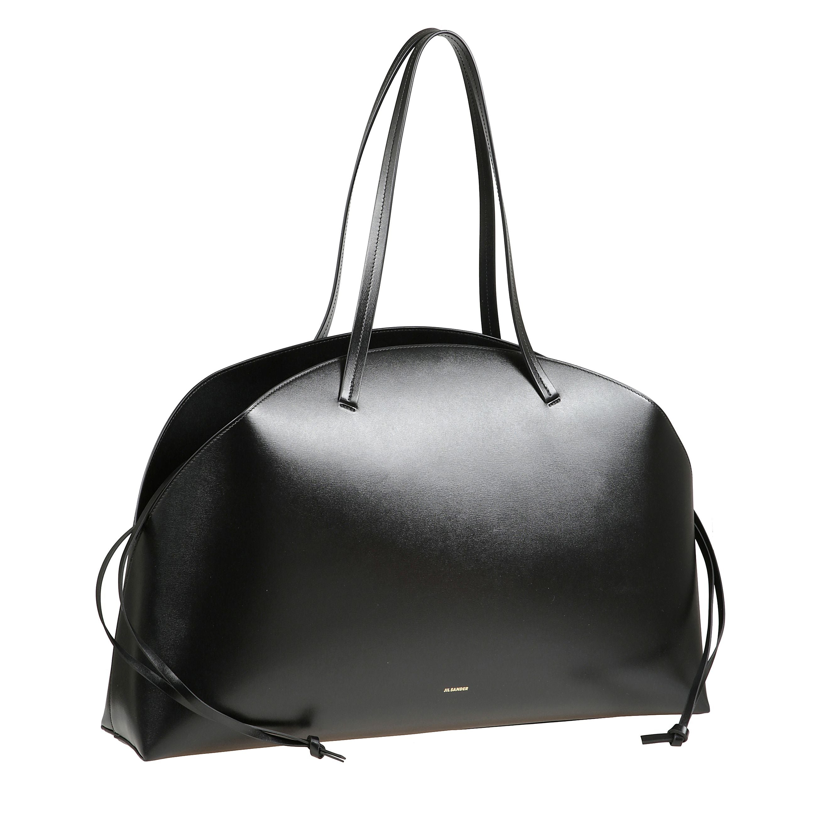 Borsa a spalla grande "curve shoulder" jil sander, in pelle nera, due manici, stampa logo dorata fronte, pochette interna estraibile, dettaglio chiusura coulisse, uno scomparto interno principale.