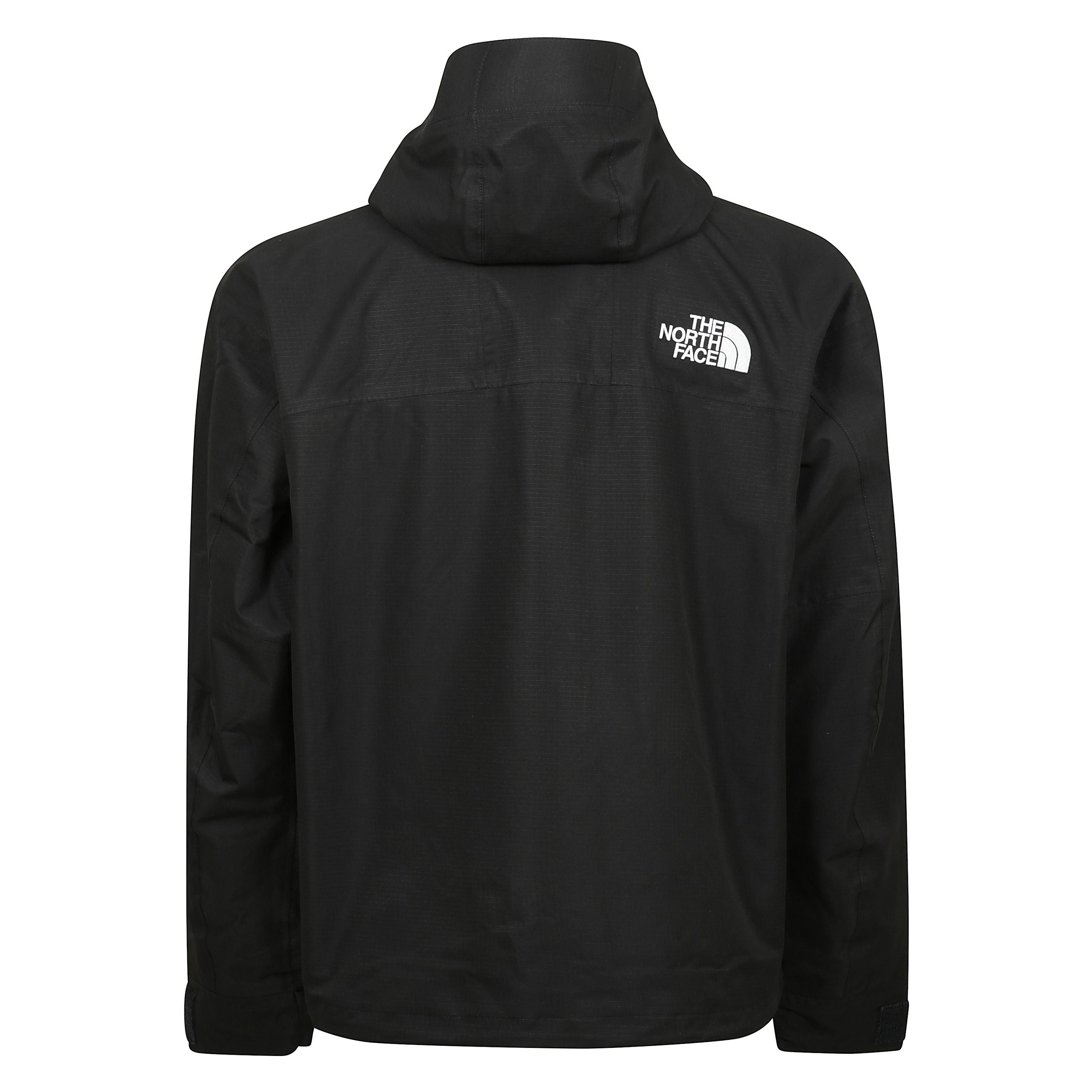 Giacca corta mountain mono  dotata di caratteristiche tecniche da montagna per proteggerti dalle intemperie, pensata per la cittÃ .
realizzata in tessuto dryvent mono ad alte prestazioni con cuciture termosaldate. impermeabile contro pioggia e neve