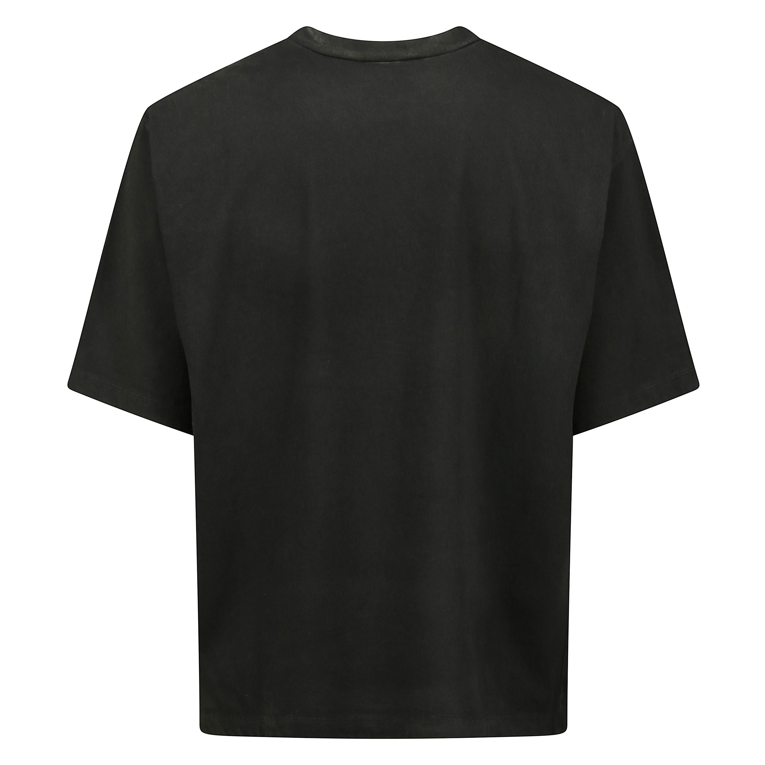 T-shirt girocollo dalla vestibilitÃ  loose. realizzata in morbido jersey di cotone, Ã¨ rifinita con maxi stampa lettering e la foglia dâacero che celebra le nostre origini canadesi.