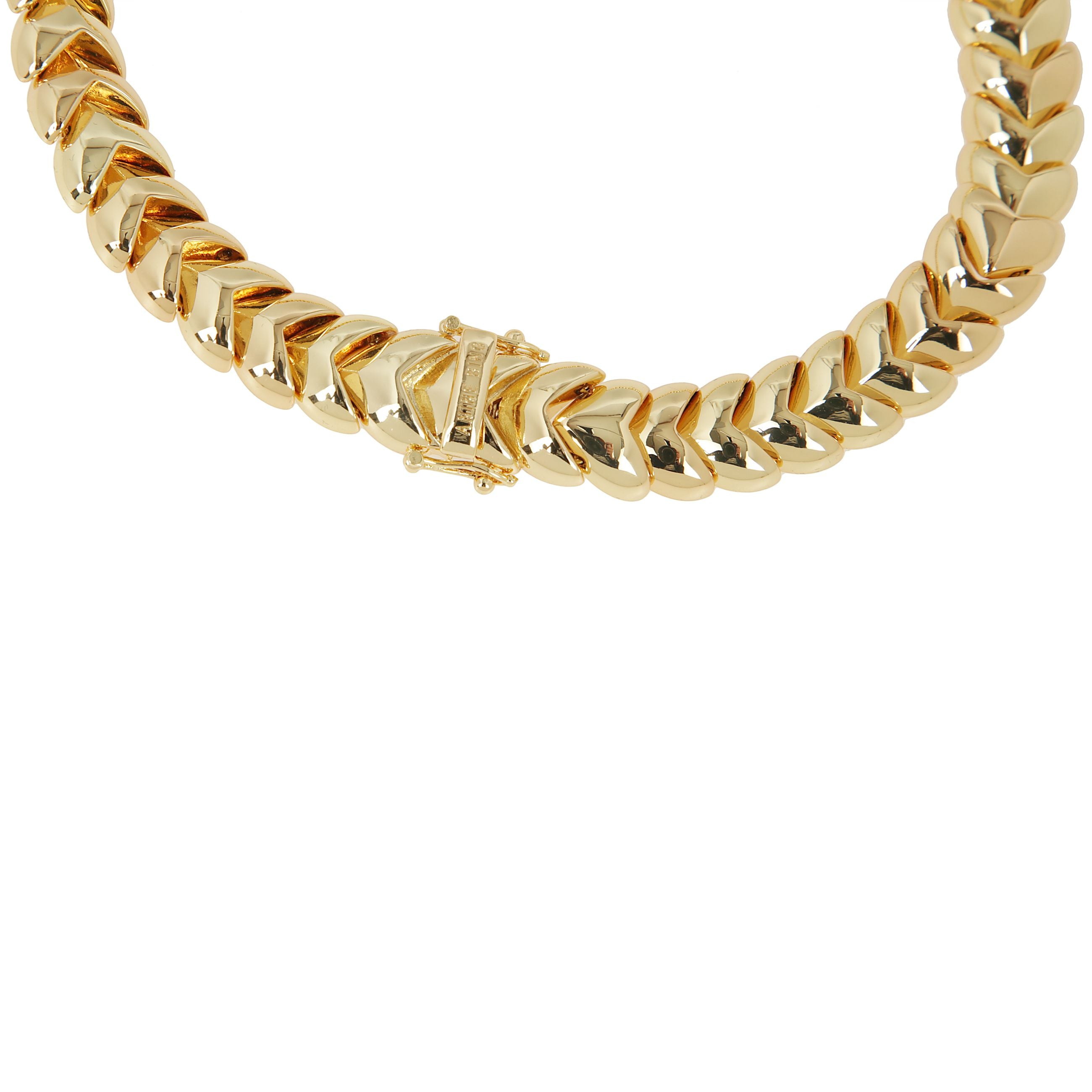 Collana a catena e chiusura a fermaglio