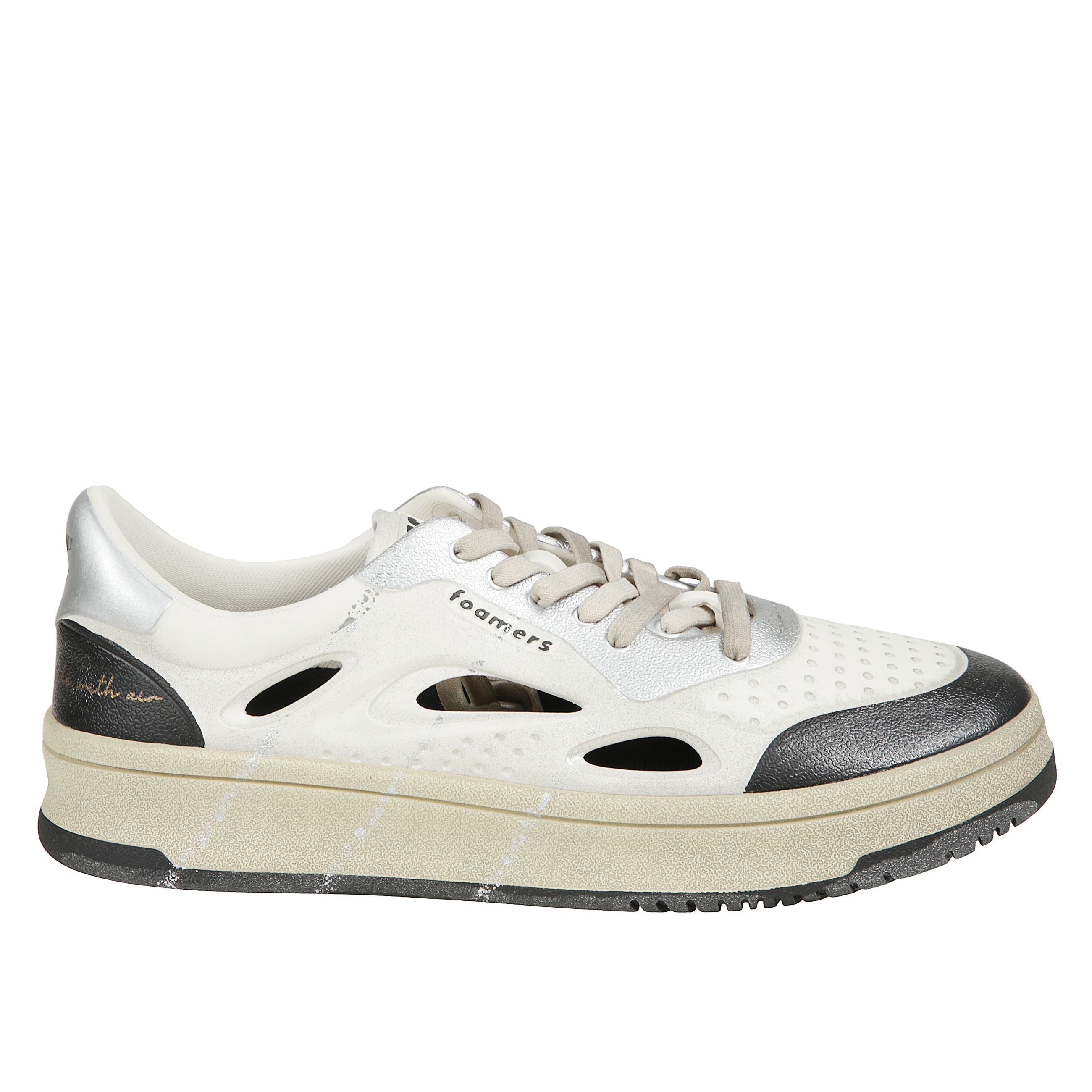 Sneakers s5foam01/gru presentano la tomaia in pelle, la suola in gomma e il logo del brand sulla linguetta, sulla parte laterale e sul tallone