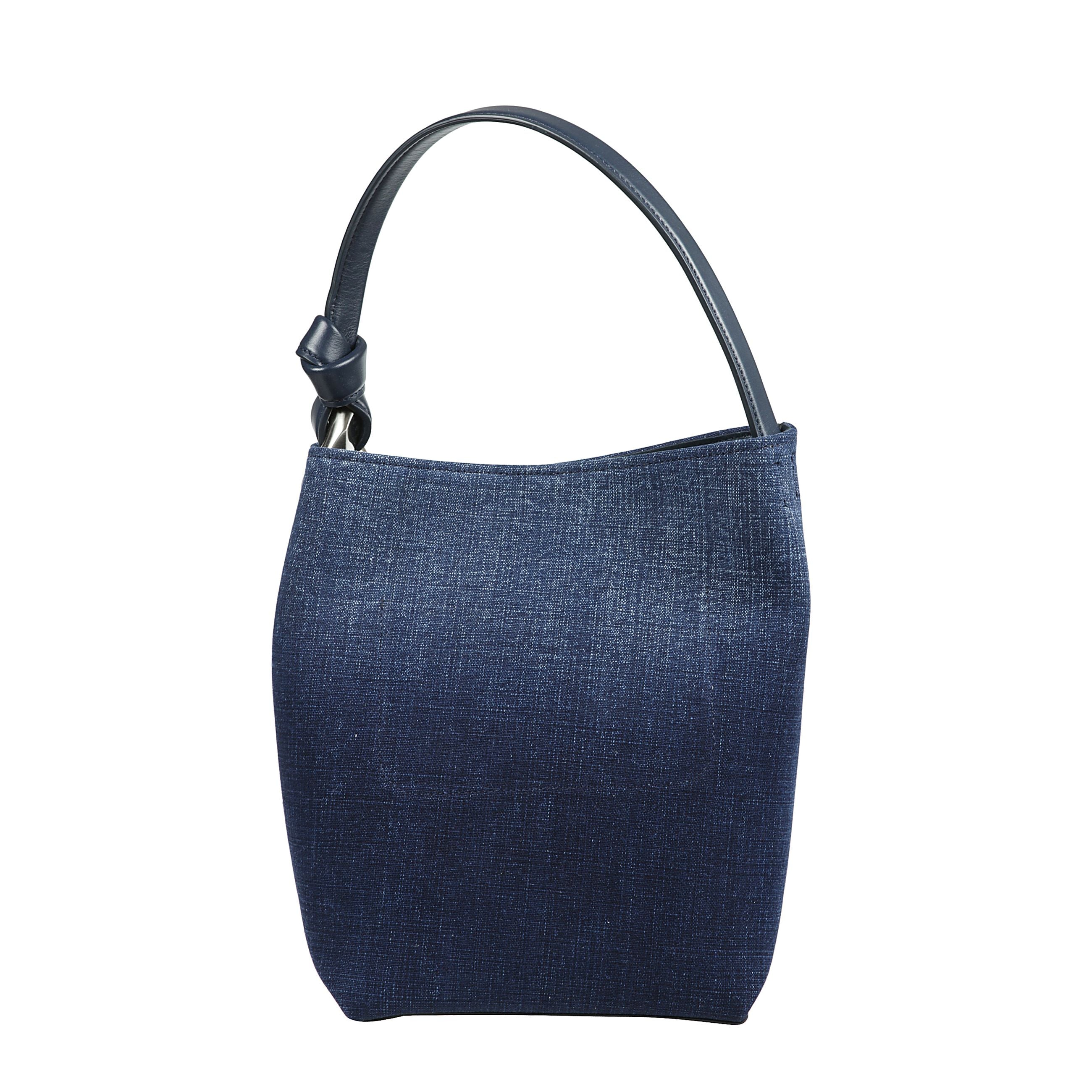Borsa a secchiello jw anderson realizzata in denim e finiture in vitello spazzolato. presenta una tracolla fissa con catena a maglie larghe