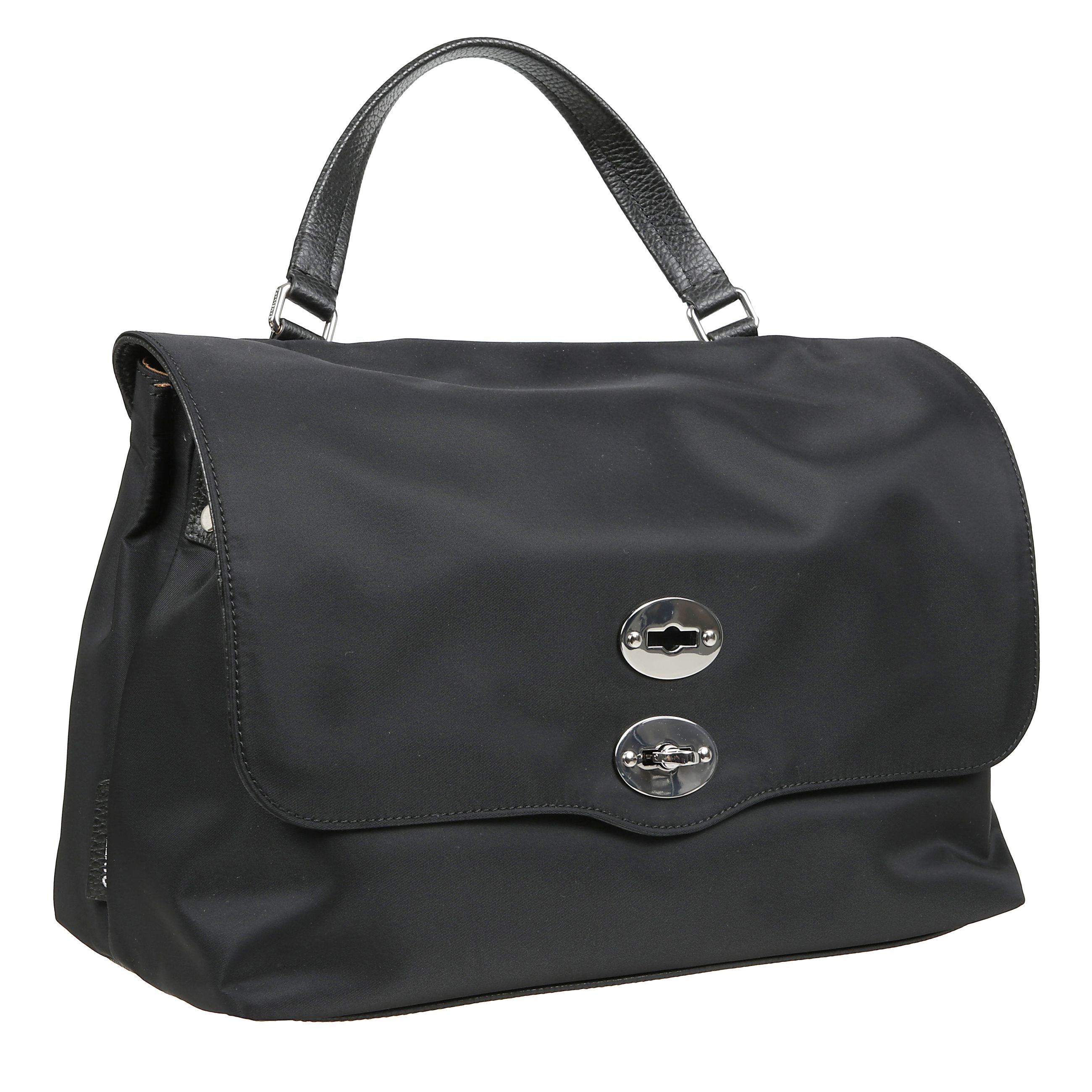 Borsa a mano realizzata in nylon, doppio scomparto interno, manico superiore in pelle, tracolla regolabile e removibile in pelle e chiusura a doppio girello con patta