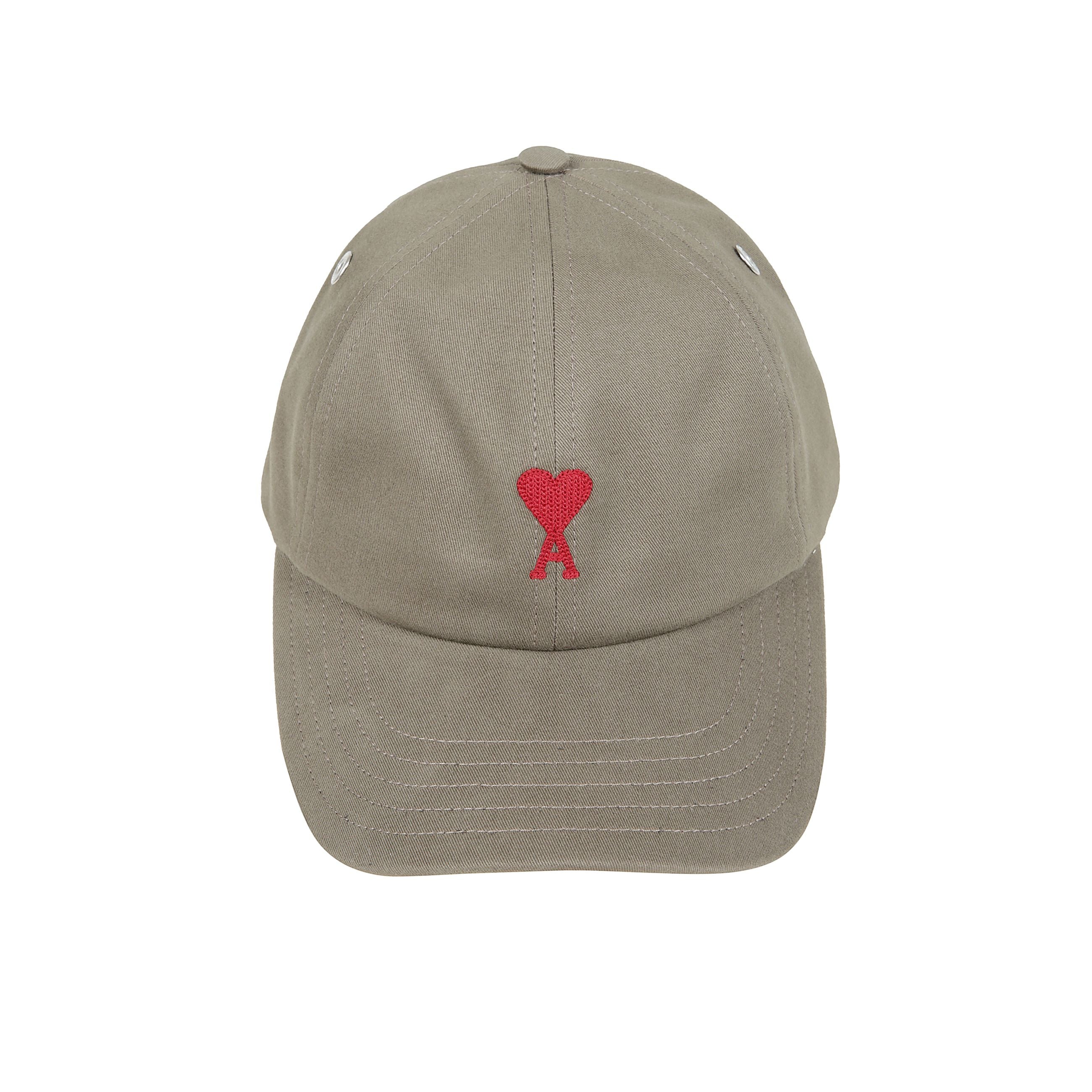 Cappellino con ricamo "ami de coeur"  in cotone e cinturino regolabile