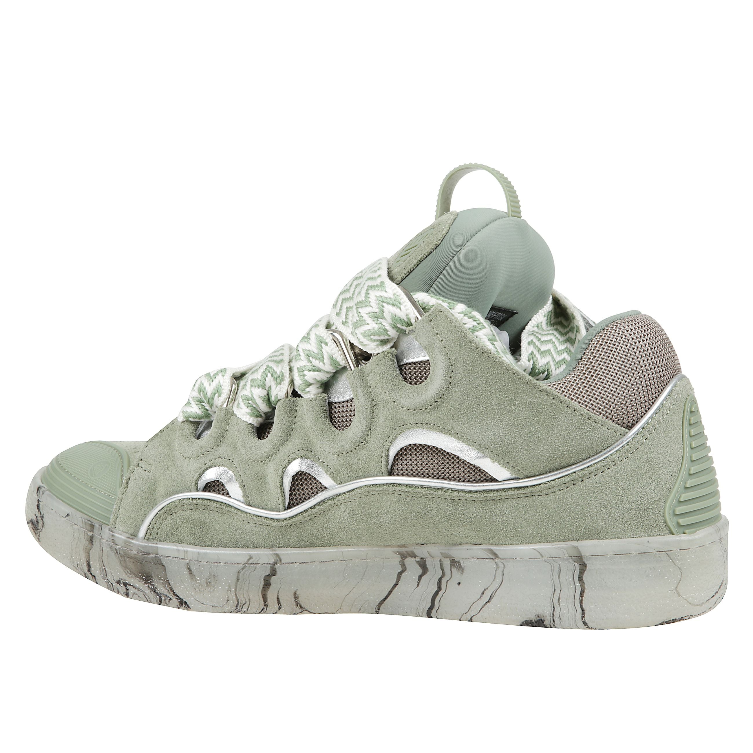 Sneakers curb in pelle, chiusura frontale con lacci a contrasto, inserti in rete e pelle scamosciata, pull-tab sulla linguetta applicazione con logo, dettagli riflettenti