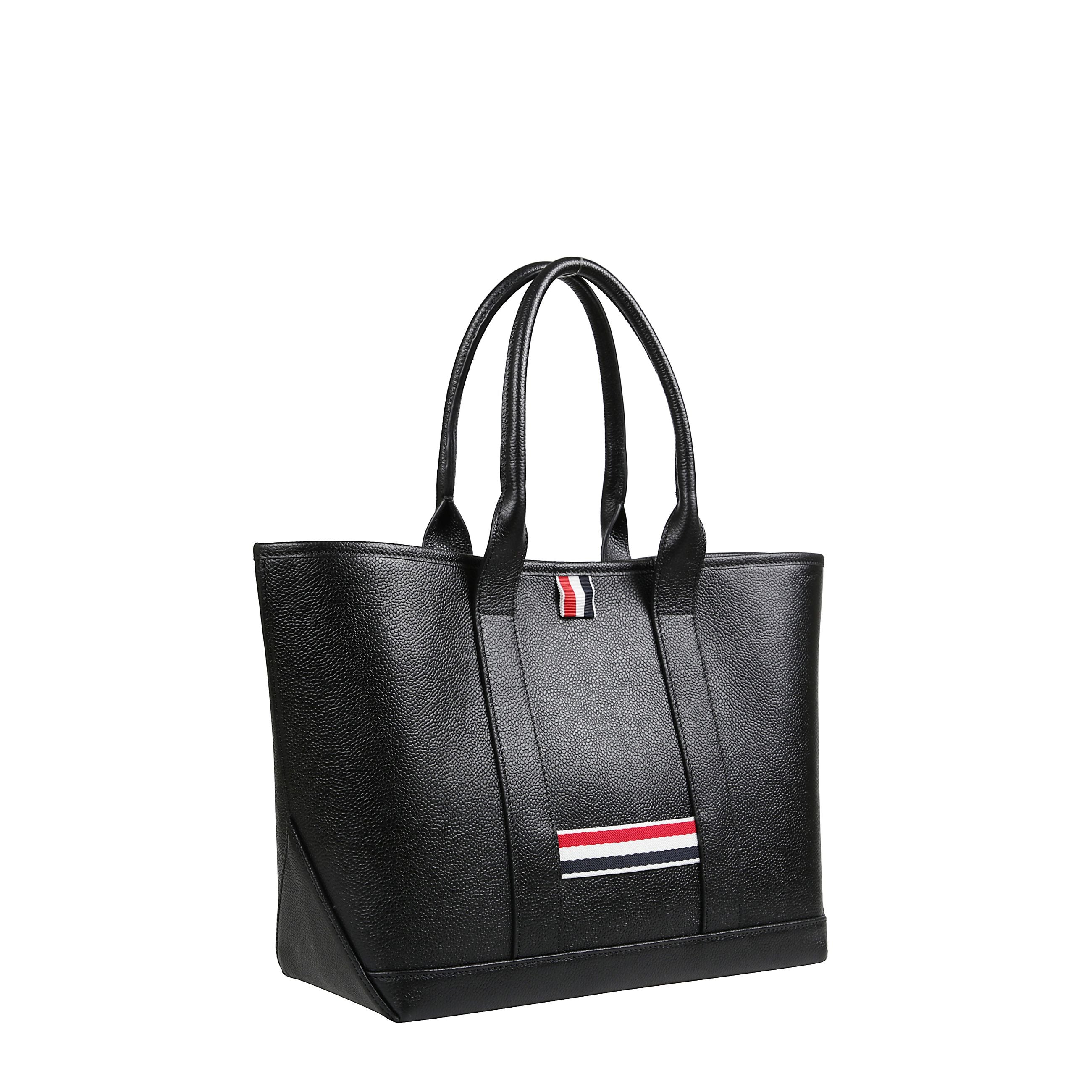 Borsa con chiusura interna e manici superiori arrotondati in pelle. dettaglio distintivo con linguetta ad anello in grosgrain a righe rosse bianche e blu.