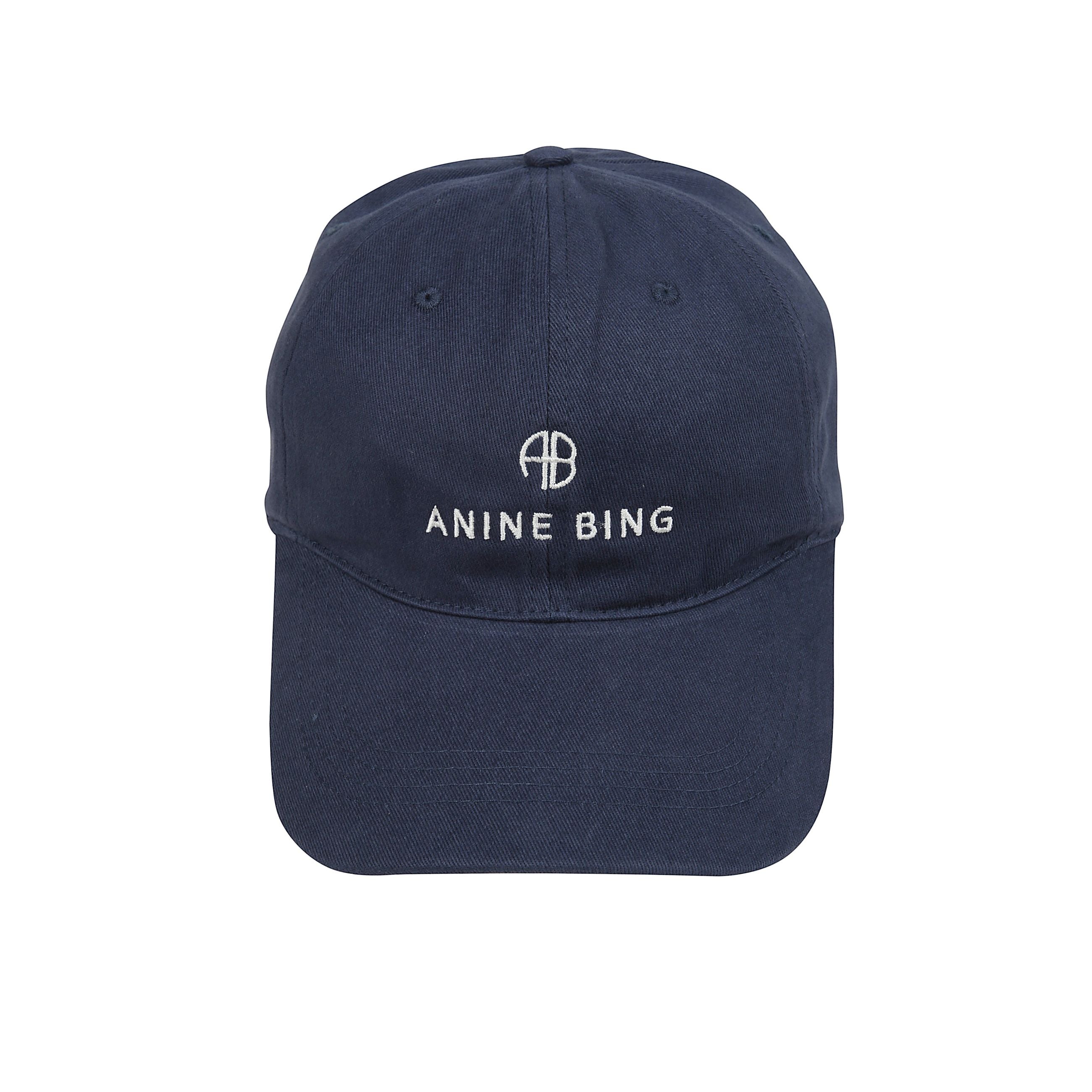 Cappello da baseball in twill di cotone, con cinturino posteriore regolabile per una vestibilitÃ  su misura. il logo ricamato a contrasto, presente sul fronte e sul retro, aggiunge un tocco distintivo e valorizza anche i look piÃ¹ essenziali.