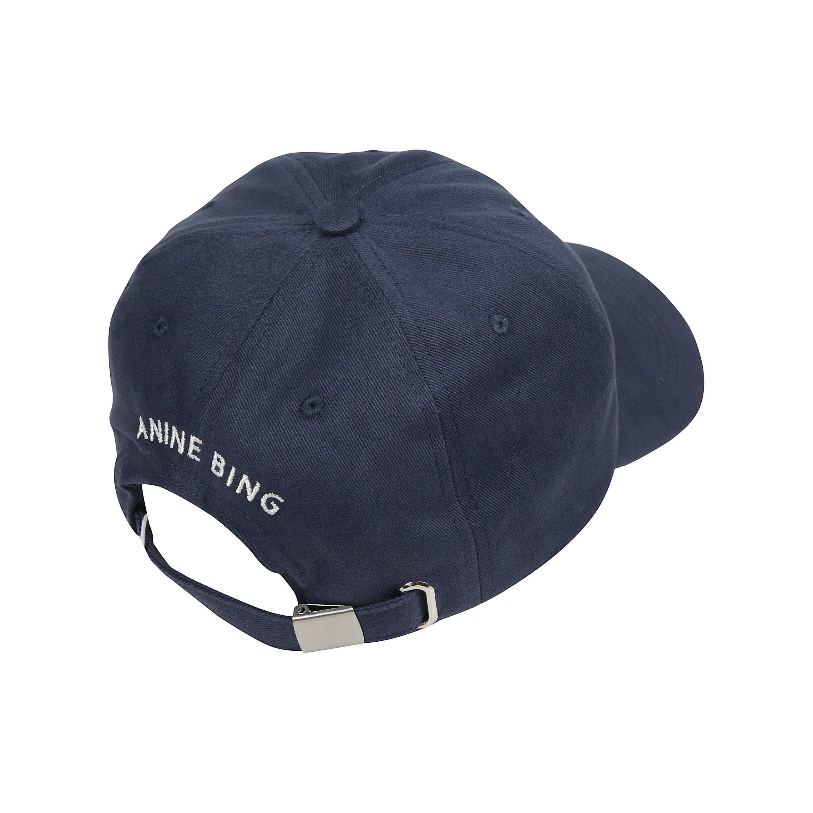 Cappello da baseball in twill di cotone, con cinturino posteriore regolabile per una vestibilitÃ  su misura. il logo ricamato a contrasto, presente sul fronte e sul retro, aggiunge un tocco distintivo e valorizza anche i look piÃ¹ essenziali.