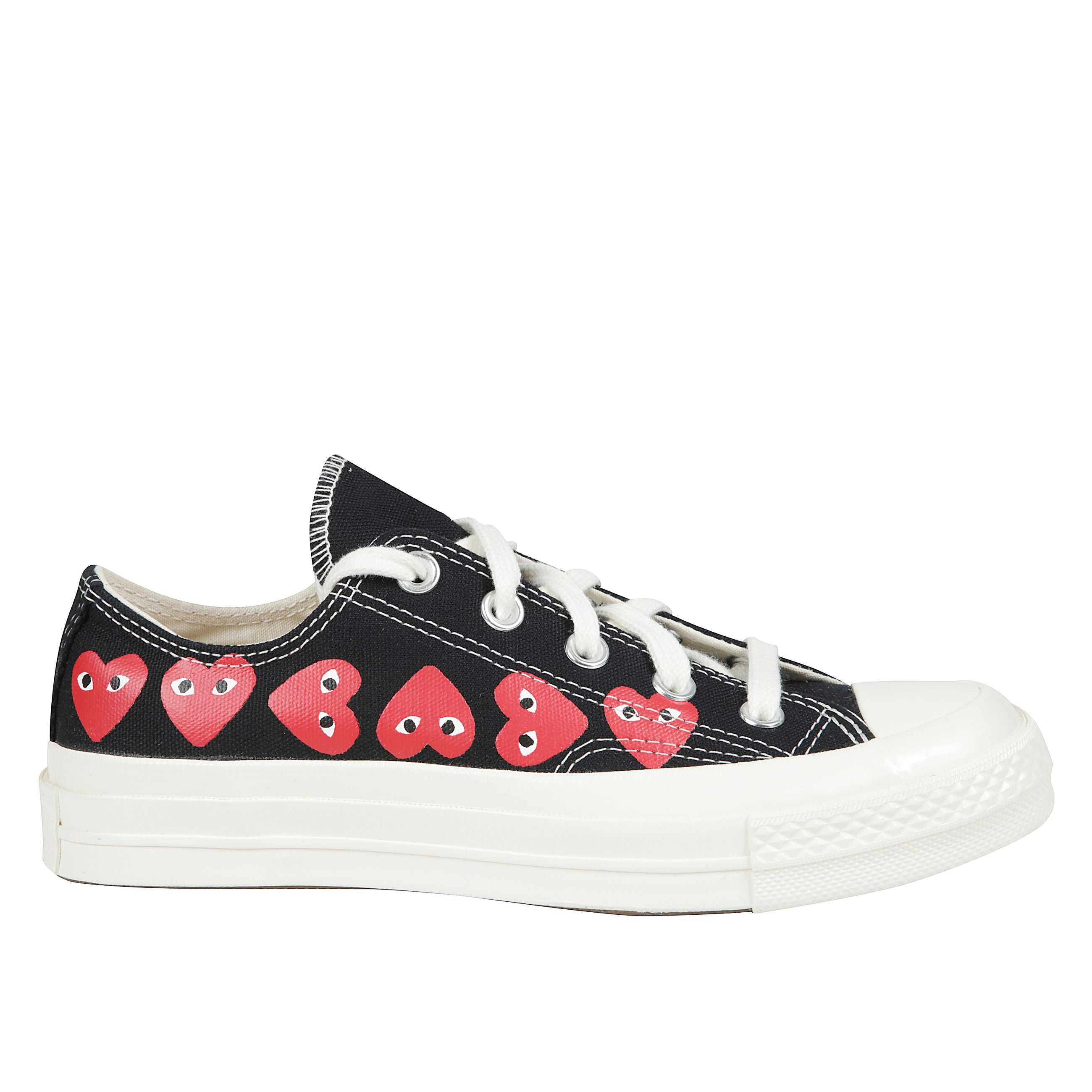 Sneakers con tomaia in canvas e grafica con cuori