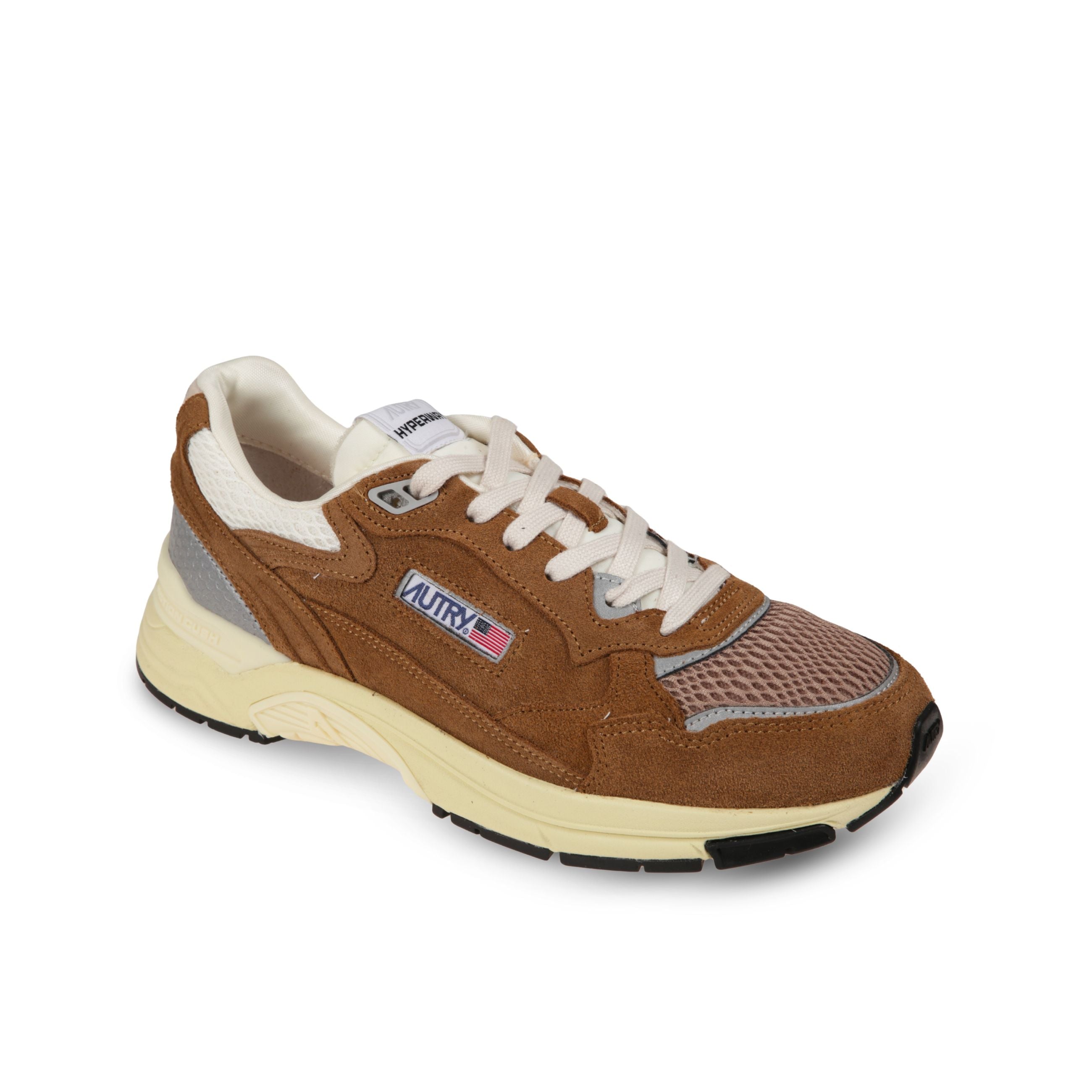 Sneakers autry hyperway. struttura in suede e tessuto traspirante. tallone in pelle color argento. suola chunky.