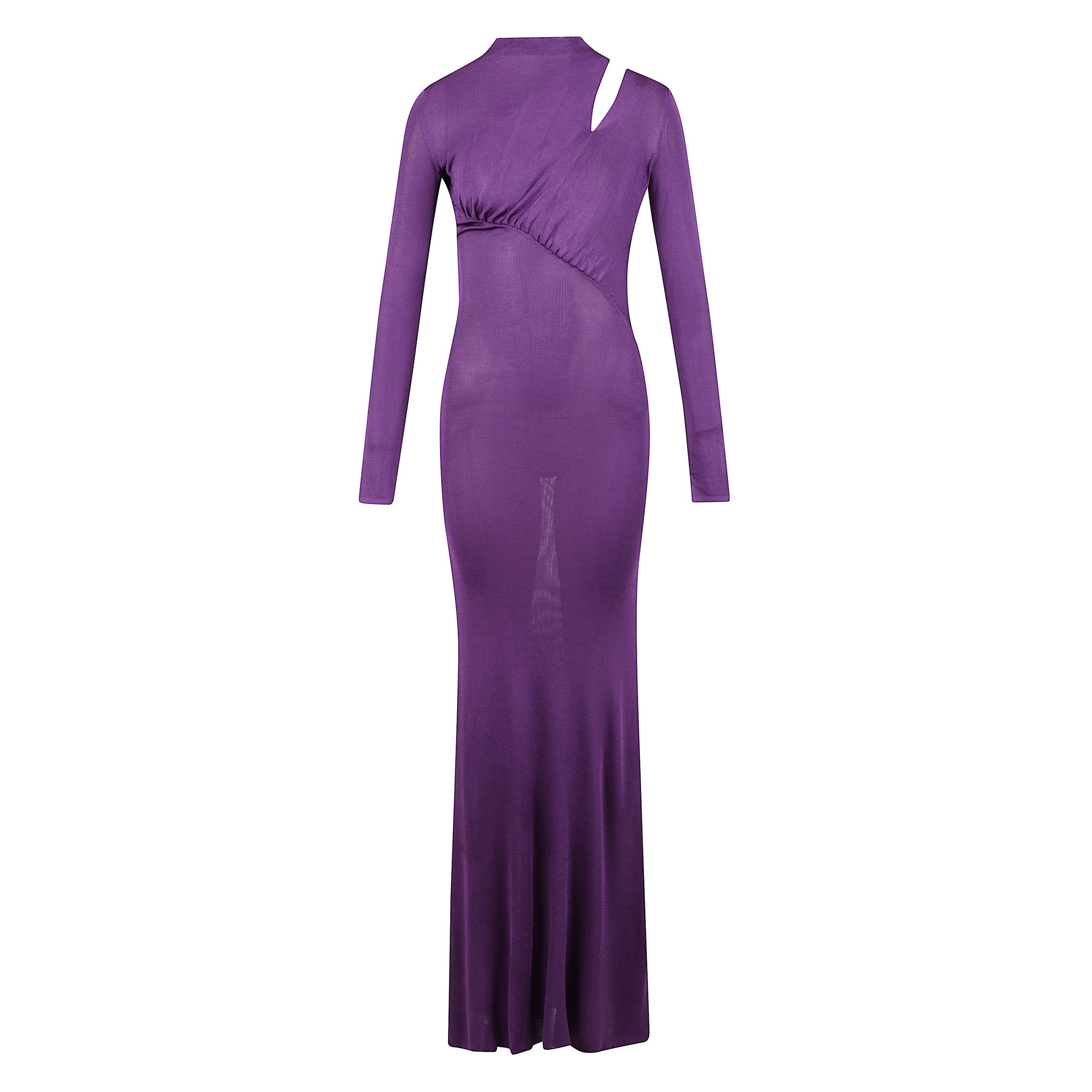 Abito maxi a maniche lunghe in jersey elasticizzato. scollatura alta e una vita asimmetrica. arricciature sul davanti e retro e apertura sulla spalla sinistra.