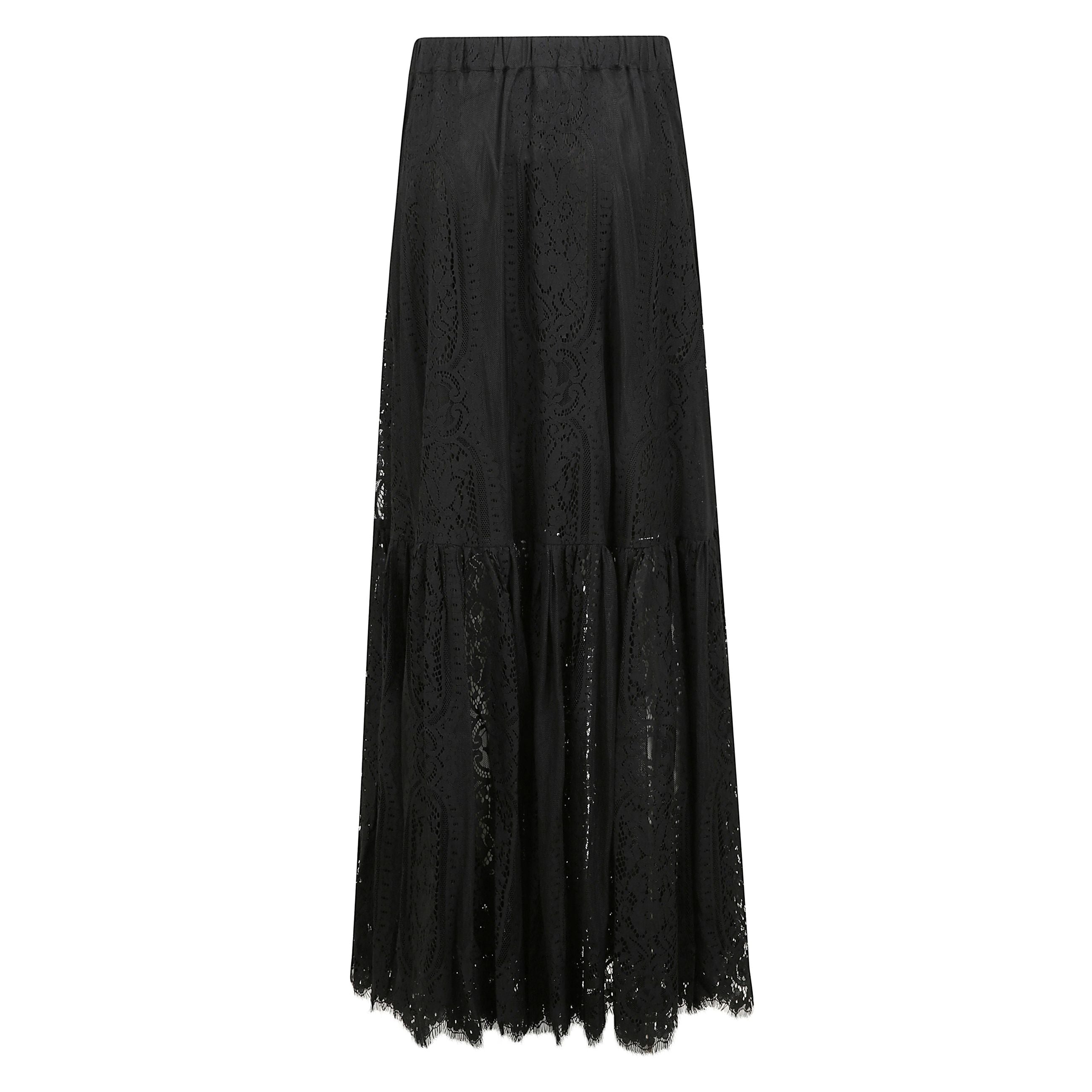 Una gonna midi in tessuto di pizzo ricamato con perline, dotata di sottogonna integrata per una copertura completa e di una zip invisibile sul retro per una finitura senza cuciture.