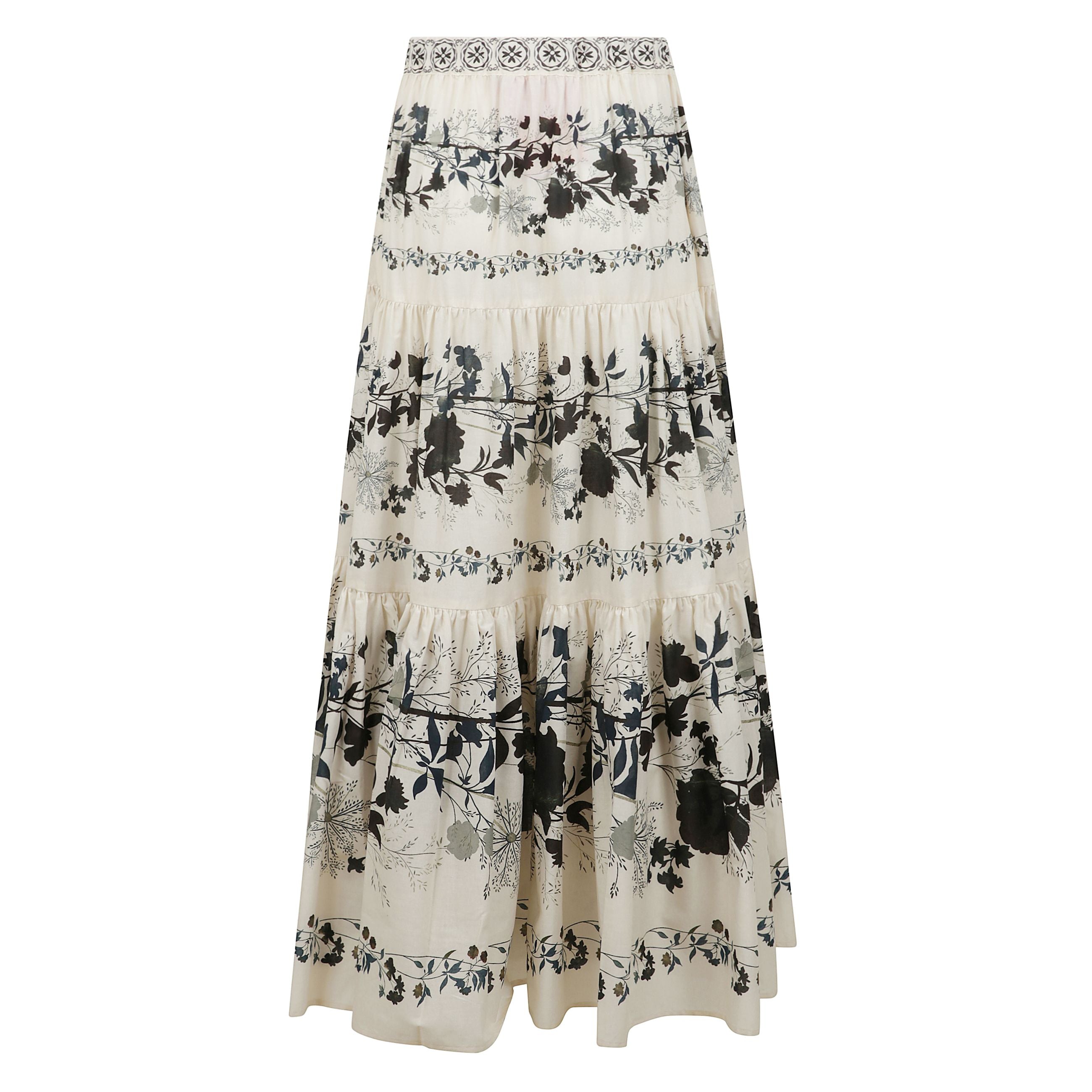 Il capo Ã¨ caratterizzato dalla fresca vestibilitÃ  oversize e dalla graziosa cintura elastica.