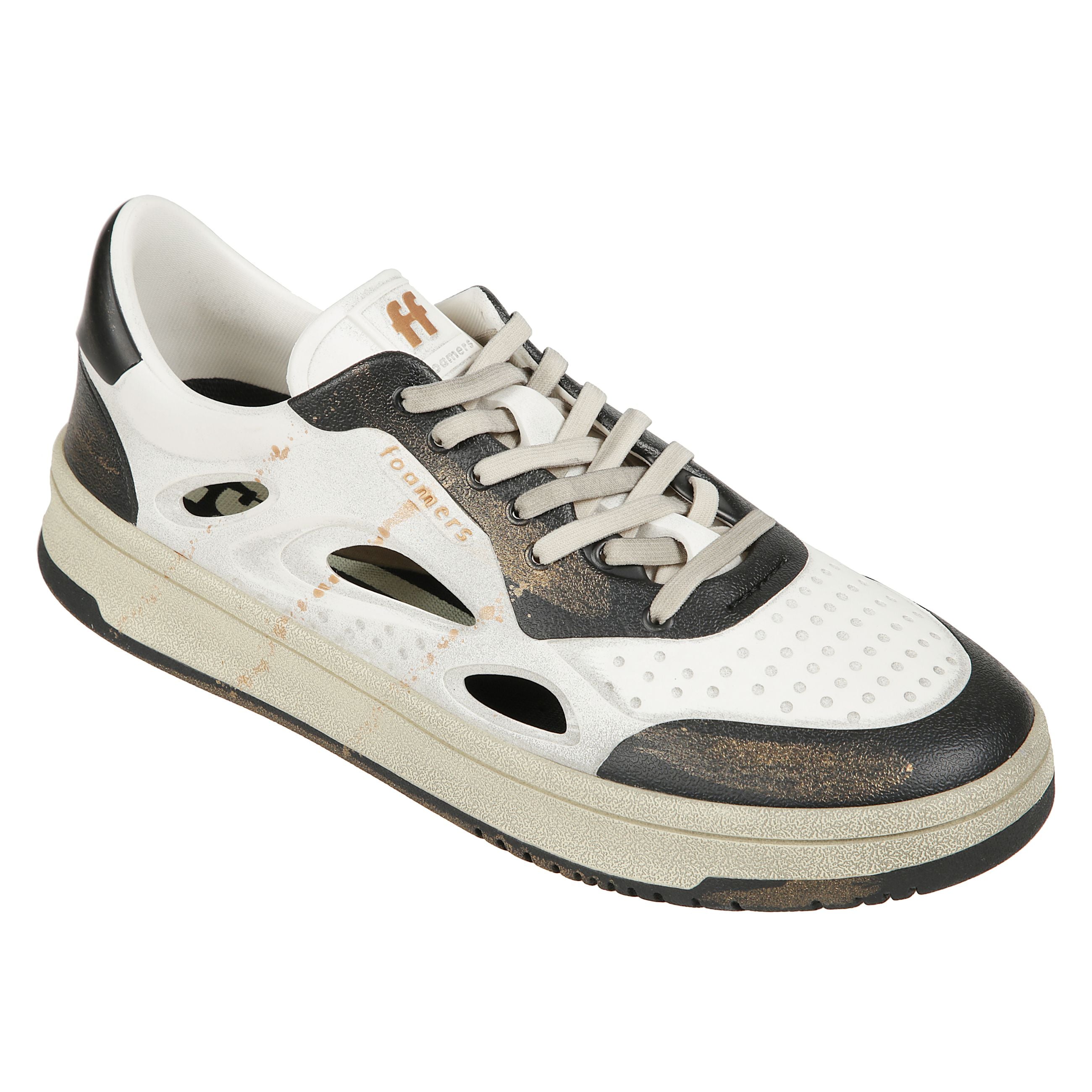 Sneaker (s5foam01/gru) presentano la tomaia in pelle, la suola in gomma e il logo del brand sulla linguetta, sulla parte laterale e sul tallone