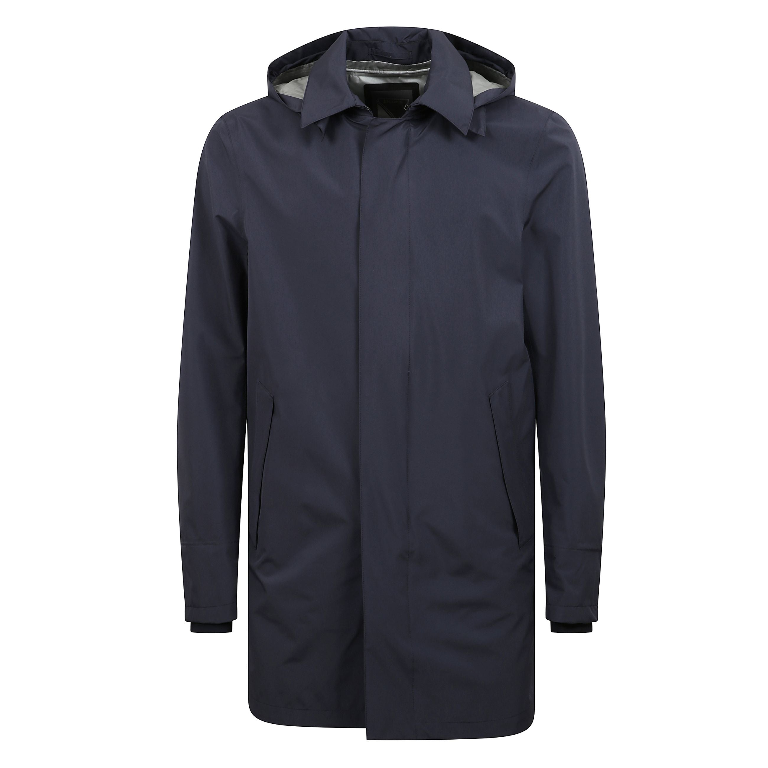 Impermeabile con cappuccio, chiusura frontale.